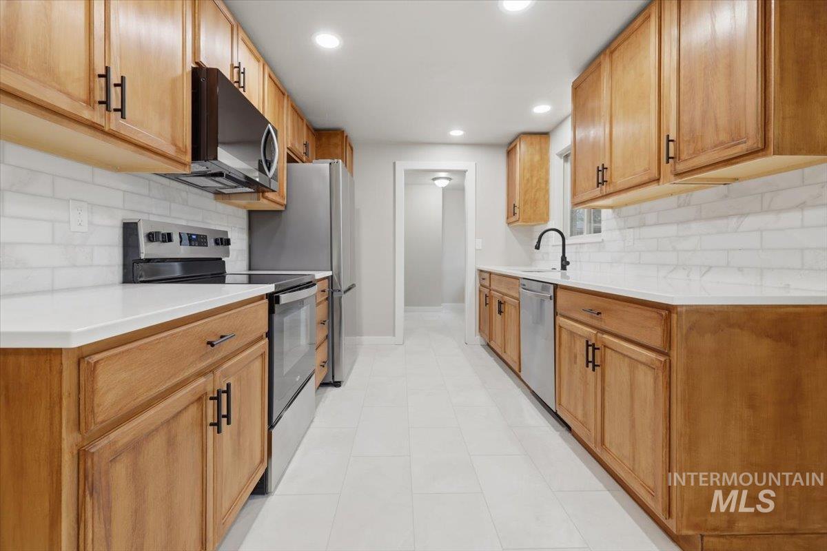 2123 W Lemhi St, Boise, Idaho 83705-4280, 3 Bedrooms, 1.5 Bathrooms, Residential For Sale, Price $549,000, 98978223