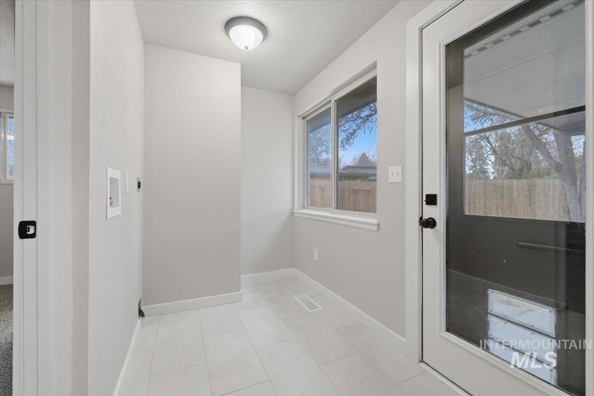 2123 W Lemhi St, Boise, Idaho 83705-4280, 3 Bedrooms, 1.5 Bathrooms, Residential For Sale, Price $549,000, 98978223