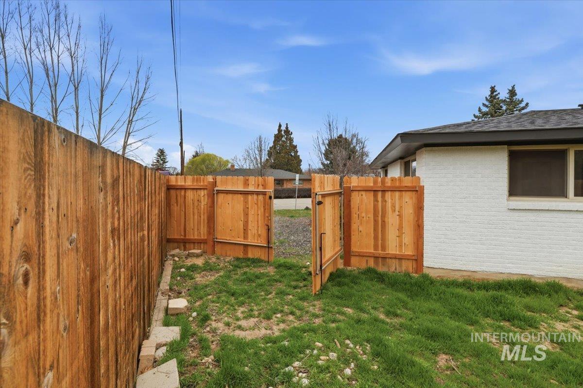 2123 W Lemhi St, Boise, Idaho 83705-4280, 3 Bedrooms, 1.5 Bathrooms, Residential For Sale, Price $549,000, 98978223