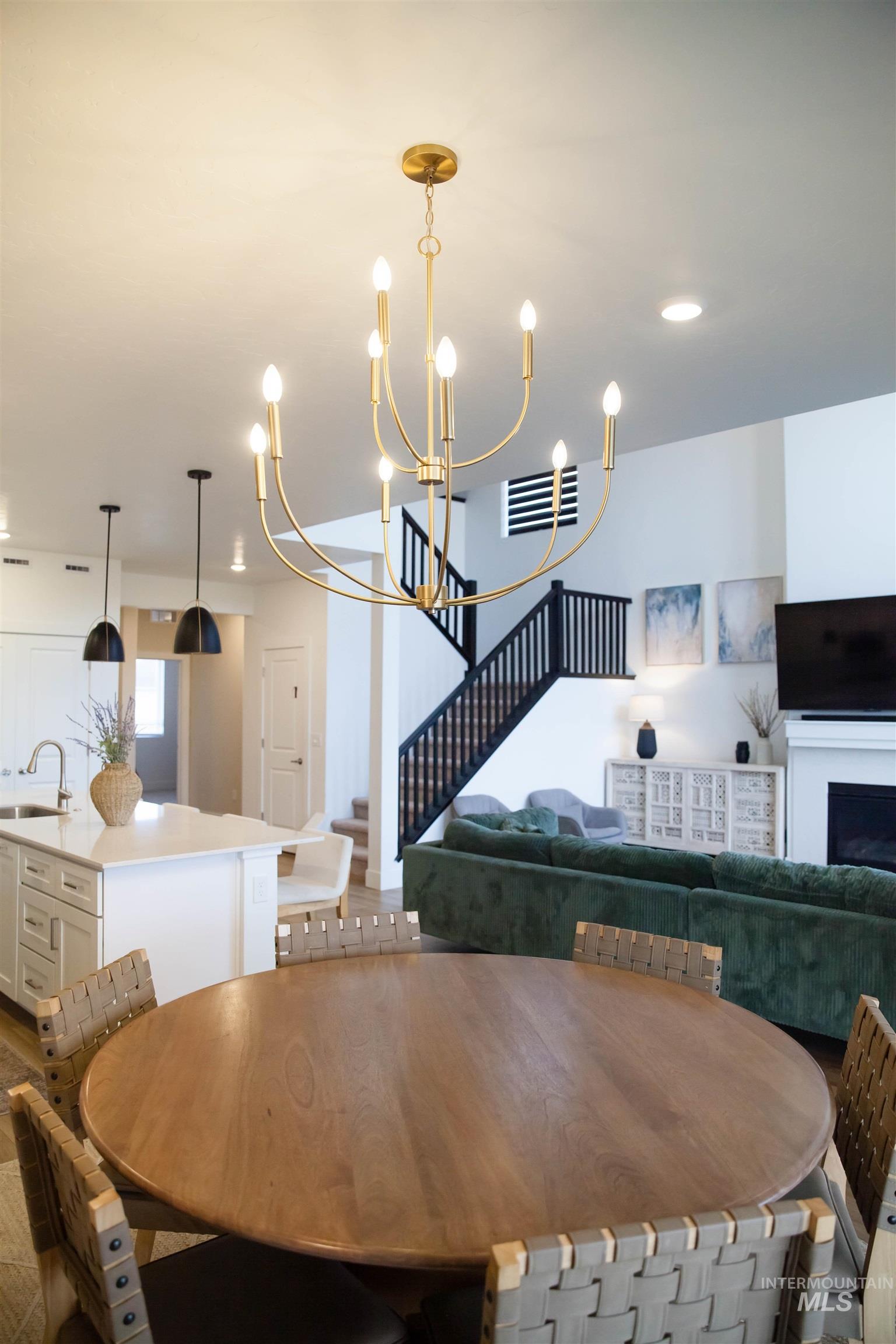 151 Insight Ct., Middleton, Idaho 83644, 5 Bedrooms, 3 Bathrooms, Residential For Sale, Price $627,500,MLS 98978225