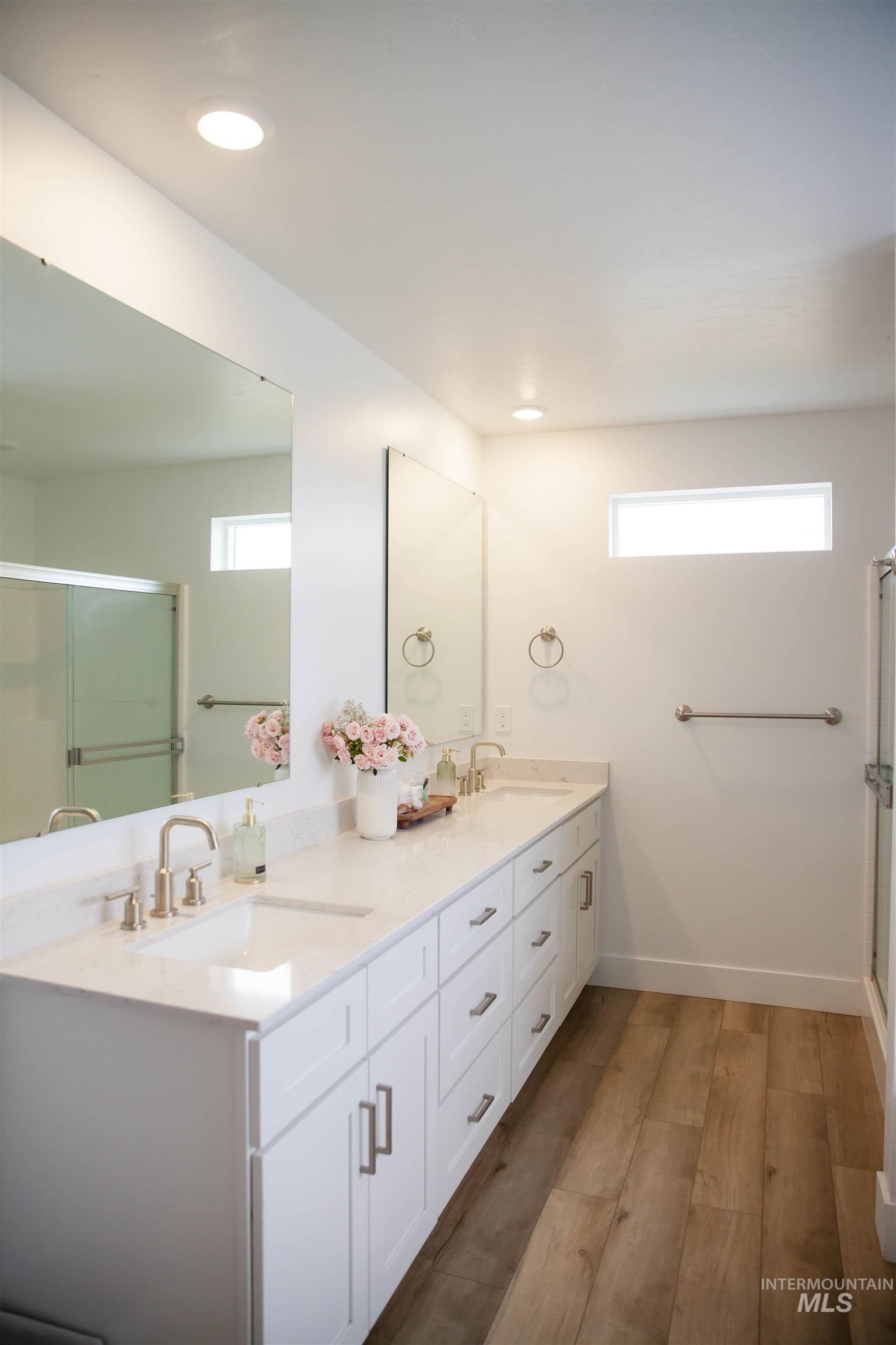 151 Insight Ct., Middleton, Idaho 83644, 5 Bedrooms, 3 Bathrooms, Residential For Sale, Price $627,500,MLS 98978225