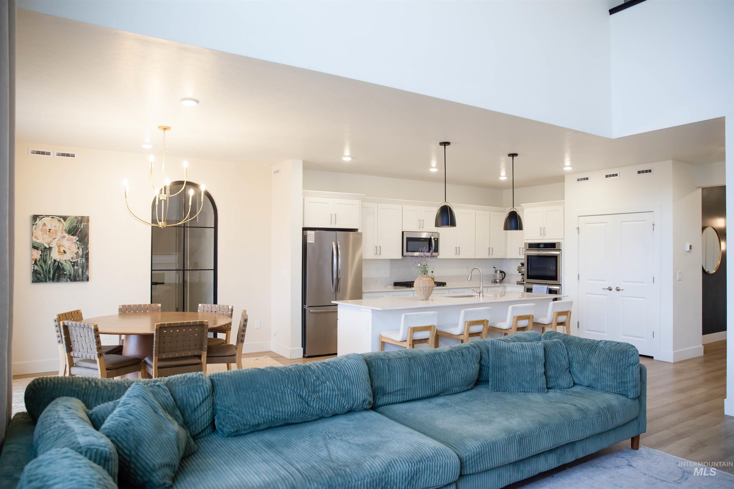 151 Insight Ct., Middleton, Idaho 83644, 5 Bedrooms, 3 Bathrooms, Residential For Sale, Price $627,500,MLS 98978225