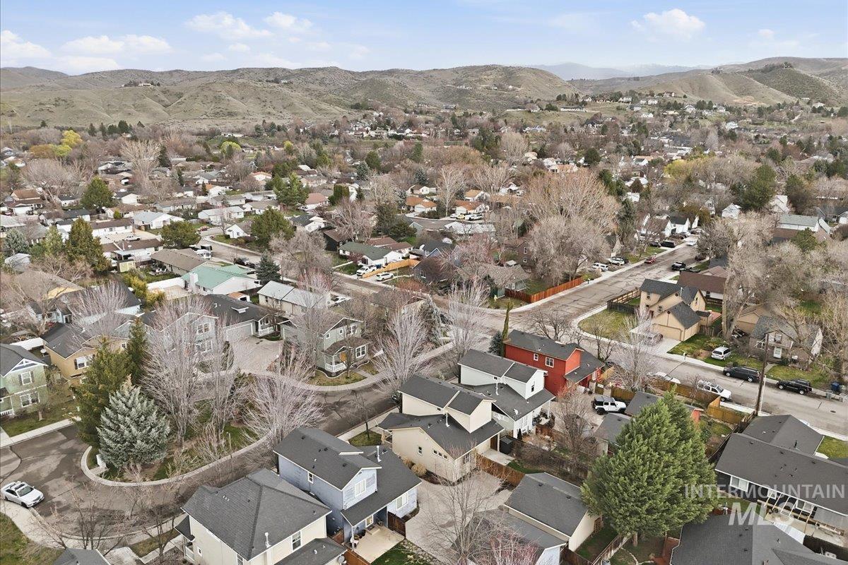 7177 W Tobi Ct, Boise, Idaho 83714, 3 Bedrooms, 2.5 Bathrooms, Residential For Sale, Price $489,900,MLS 98978228