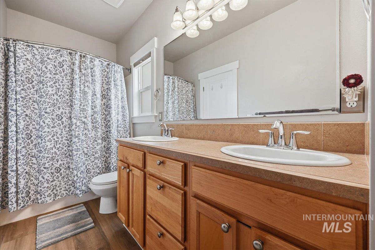 7177 W Tobi Ct, Boise, Idaho 83714, 3 Bedrooms, 2.5 Bathrooms, Residential For Sale, Price $489,900,MLS 98978228