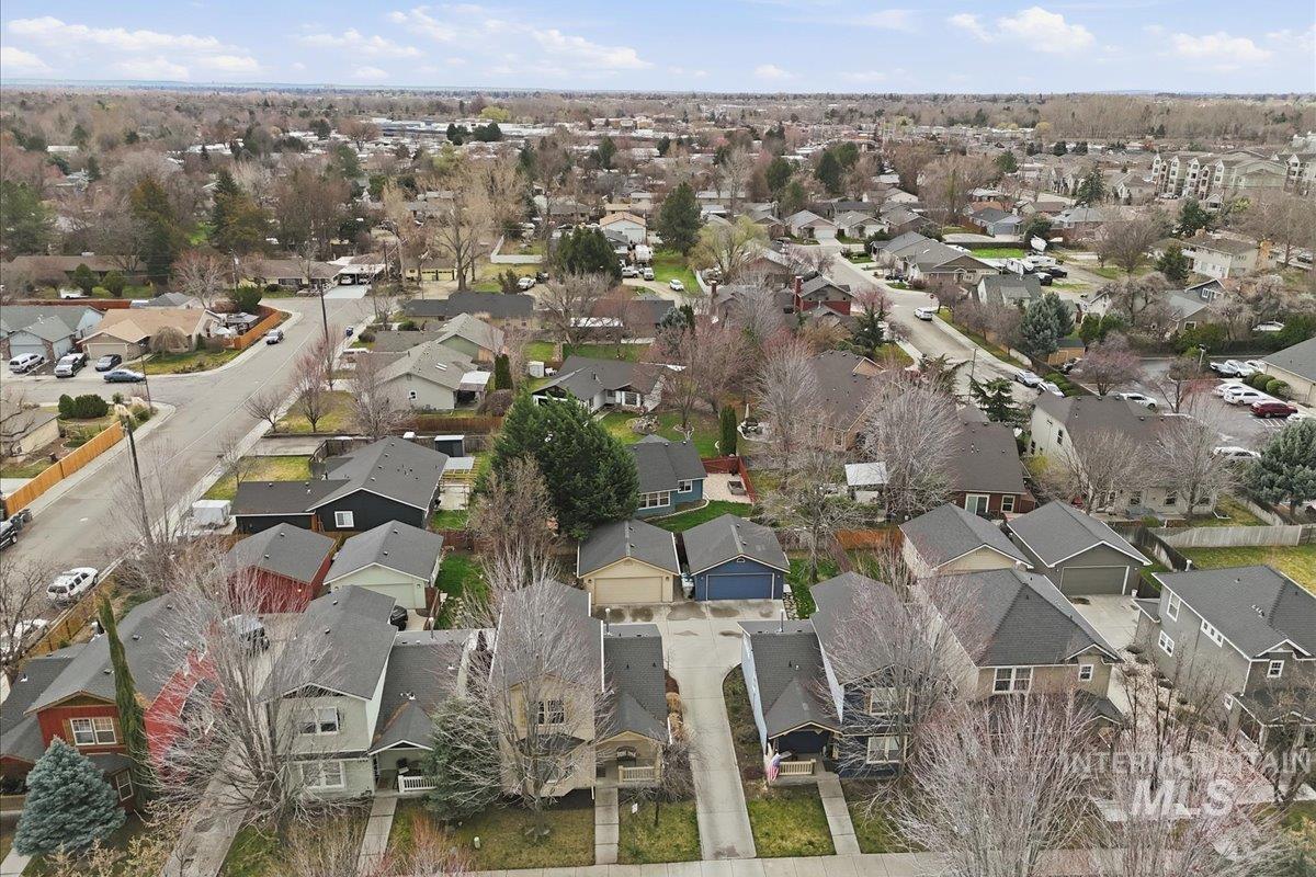 7177 W Tobi Ct, Boise, Idaho 83714, 3 Bedrooms, 2.5 Bathrooms, Residential For Sale, Price $489,900,MLS 98978228