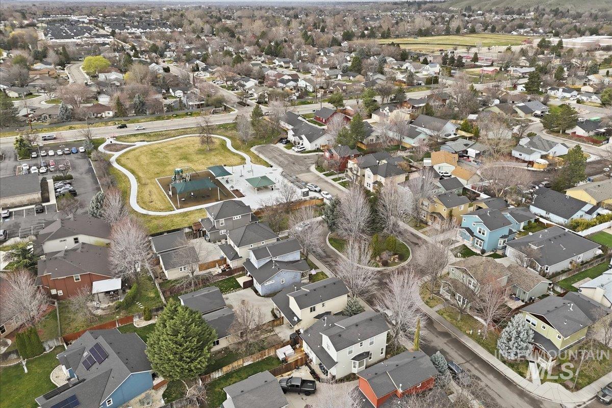 7177 W Tobi Ct, Boise, Idaho 83714, 3 Bedrooms, 2.5 Bathrooms, Residential For Sale, Price $489,900,MLS 98978228