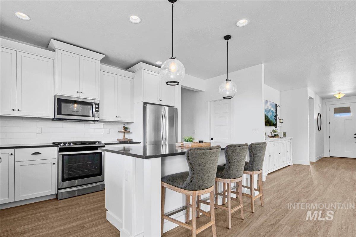 2085 N Concha Ct, Middleton, Idaho 83644, 3 Bedrooms, 2.5 Bathrooms, Residential For Sale, Price $589,000, 98978230