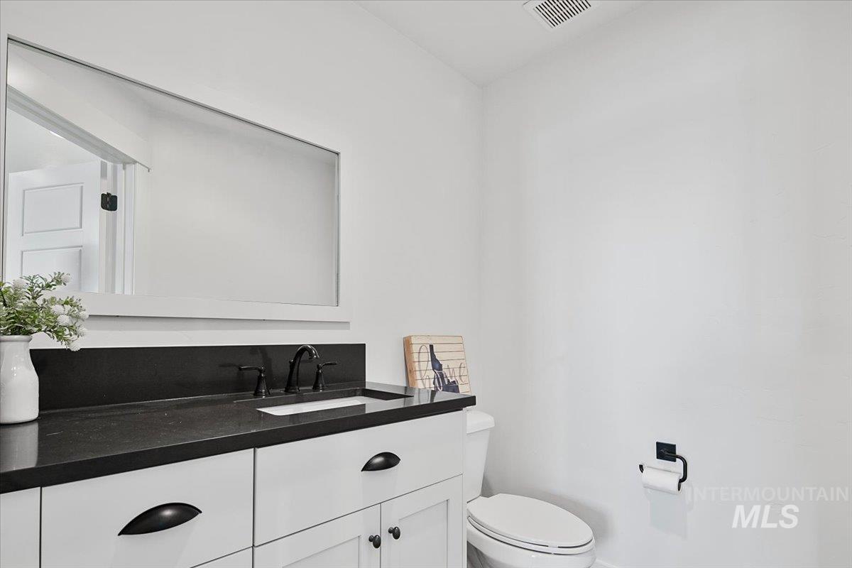 2085 N Concha Ct, Middleton, Idaho 83644, 3 Bedrooms, 2.5 Bathrooms, Residential For Sale, Price $589,000, 98978230