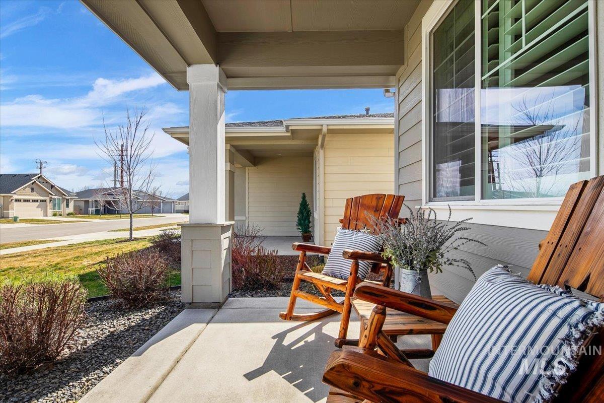 2085 N Concha Ct, Middleton, Idaho 83644, 3 Bedrooms, 2.5 Bathrooms, Residential For Sale, Price $589,000, 98978230