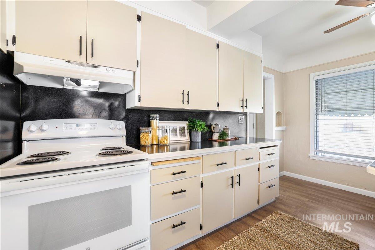 160 Tyler St, Twin Falls, Idaho 83301, 3 Bedrooms, 2 Bathrooms, Residential For Sale, Price $259,900,MLS 98978231