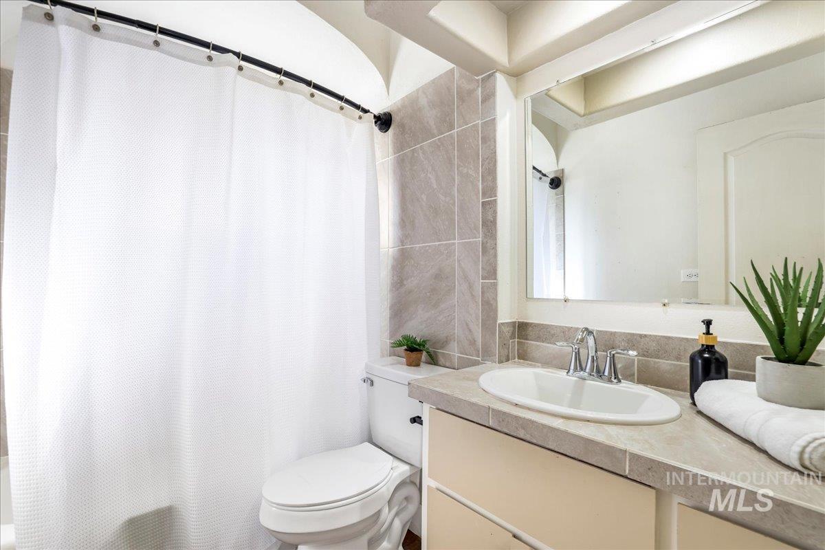 160 Tyler St, Twin Falls, Idaho 83301, 3 Bedrooms, 2 Bathrooms, Residential For Sale, Price $259,900,MLS 98978231