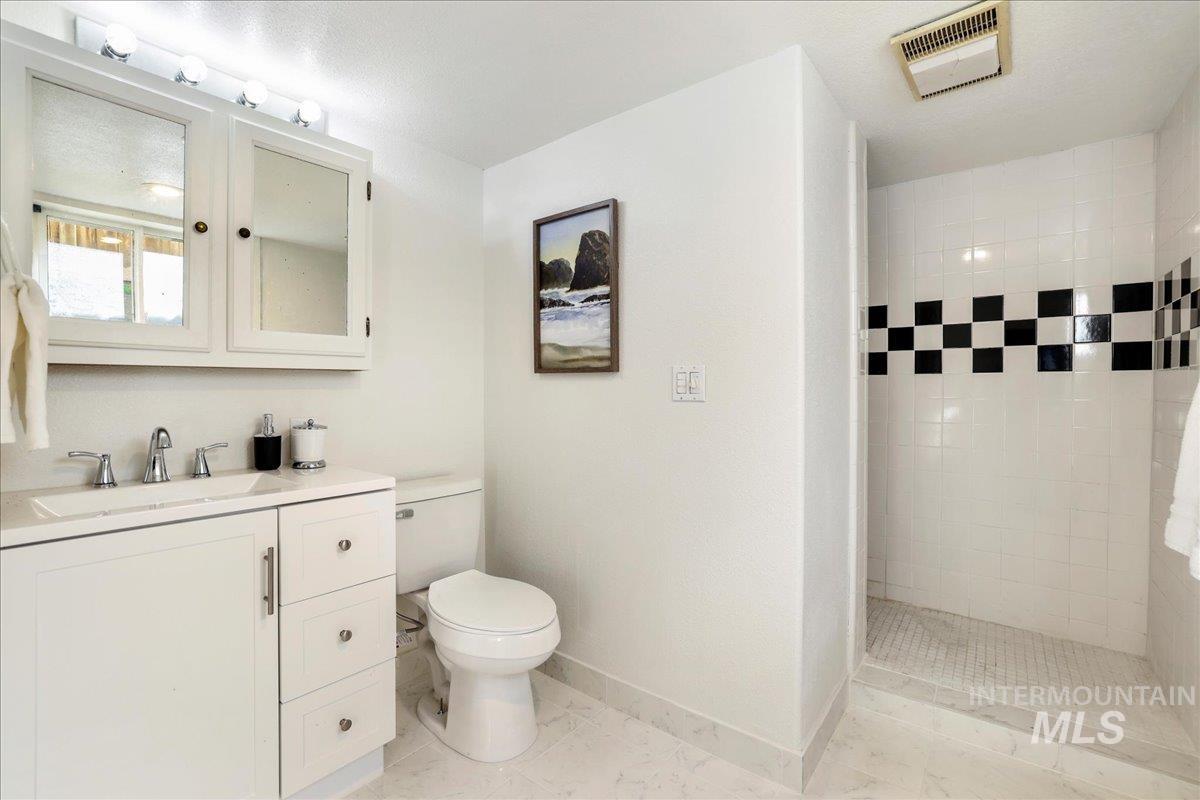 160 Tyler St, Twin Falls, Idaho 83301, 3 Bedrooms, 2 Bathrooms, Residential For Sale, Price $259,900,MLS 98978231