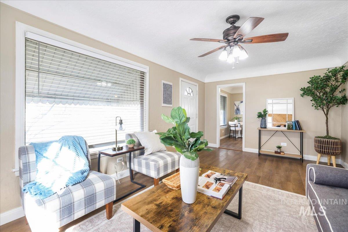 160 Tyler St, Twin Falls, Idaho 83301, 3 Bedrooms, 2 Bathrooms, Residential For Sale, Price $259,900,MLS 98978231