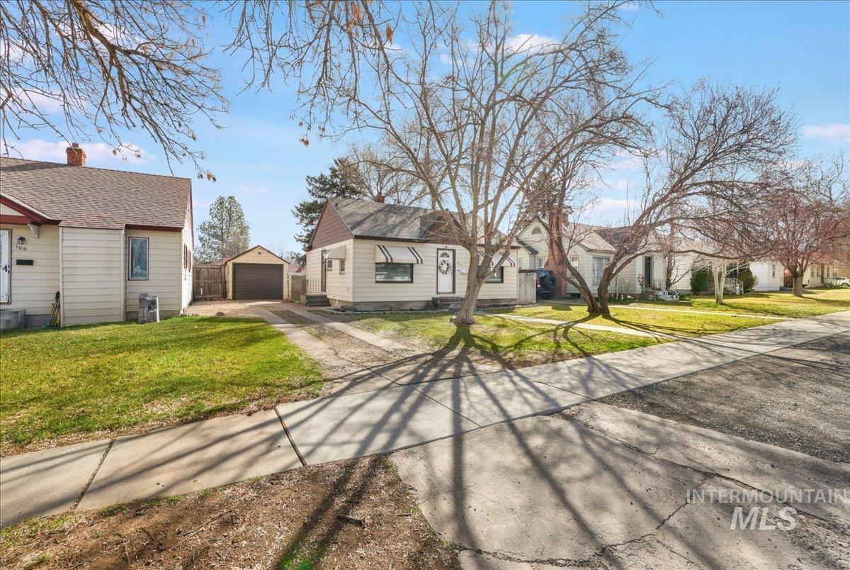 160 Tyler St, Twin Falls, Idaho 83301, 3 Bedrooms, 2 Bathrooms, Residential For Sale, Price $259,900,MLS 98978231