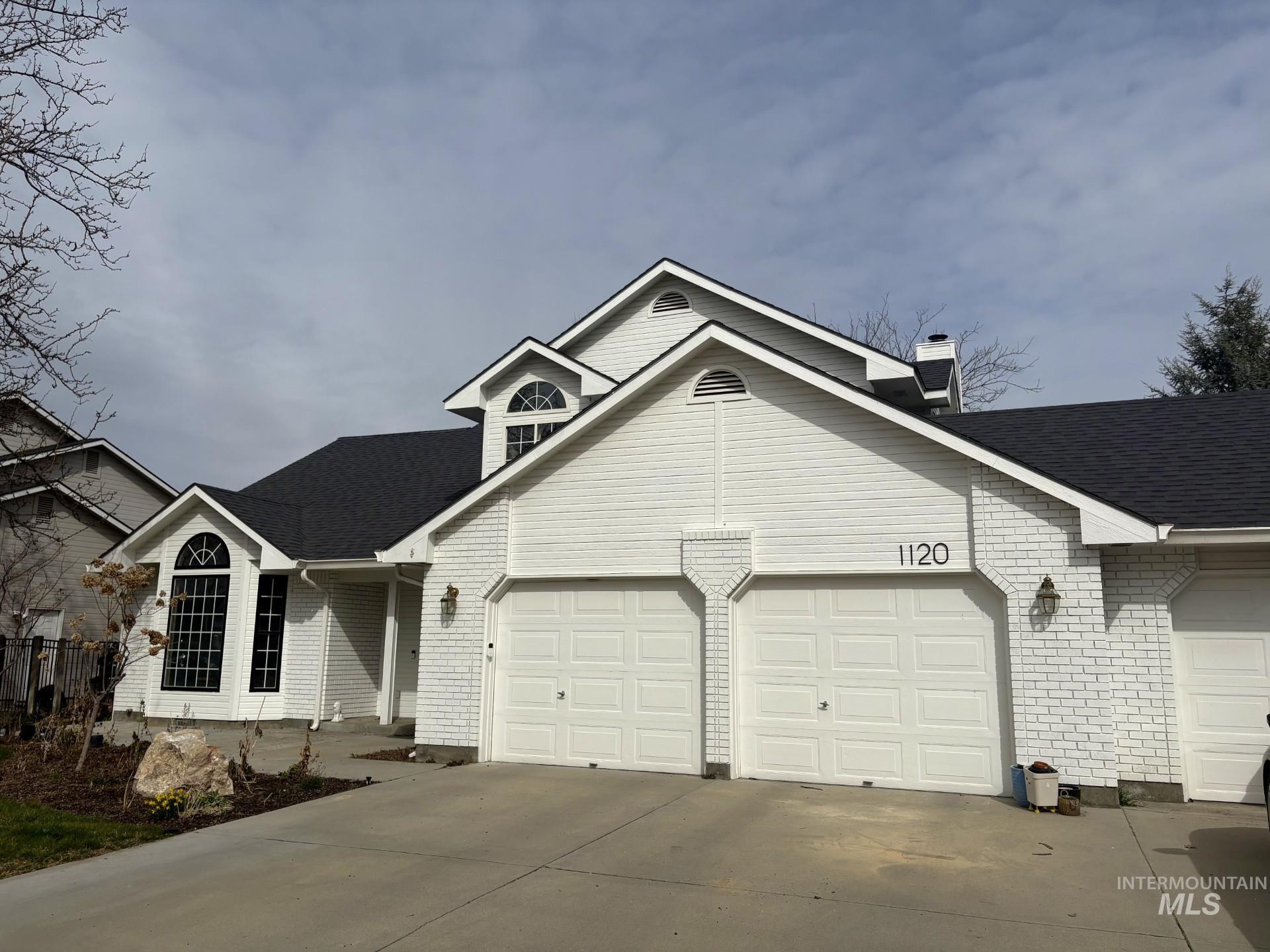 1120 W Clarinda Dr, Meridian, Idaho 83642-2074, 3 Bedrooms, 3 Bathrooms, Residential For Sale, Price $569,900,MLS 98978234