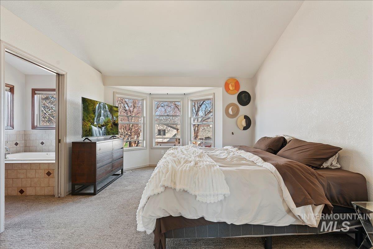 1120 W Clarinda Dr, Meridian, Idaho 83642-2074, 3 Bedrooms, 3 Bathrooms, Residential For Sale, Price $559,000,MLS 98978234