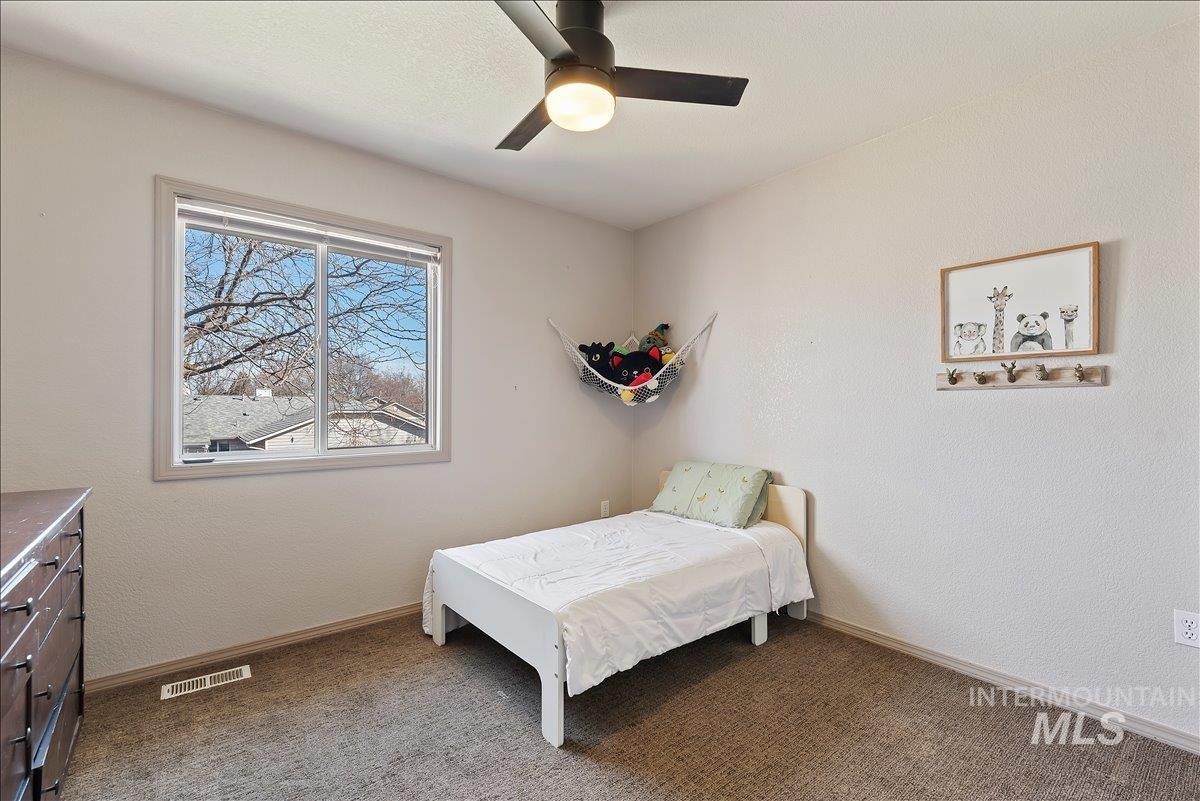 1120 W Clarinda Dr, Meridian, Idaho 83642-2074, 3 Bedrooms, 3 Bathrooms, Residential For Sale, Price $559,000,MLS 98978234