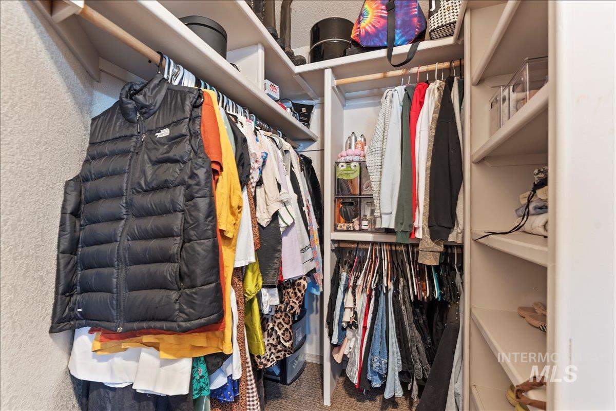 1120 W Clarinda Dr, Meridian, Idaho 83642-2074, 3 Bedrooms, 3 Bathrooms, Residential For Sale, Price $559,000,MLS 98978234