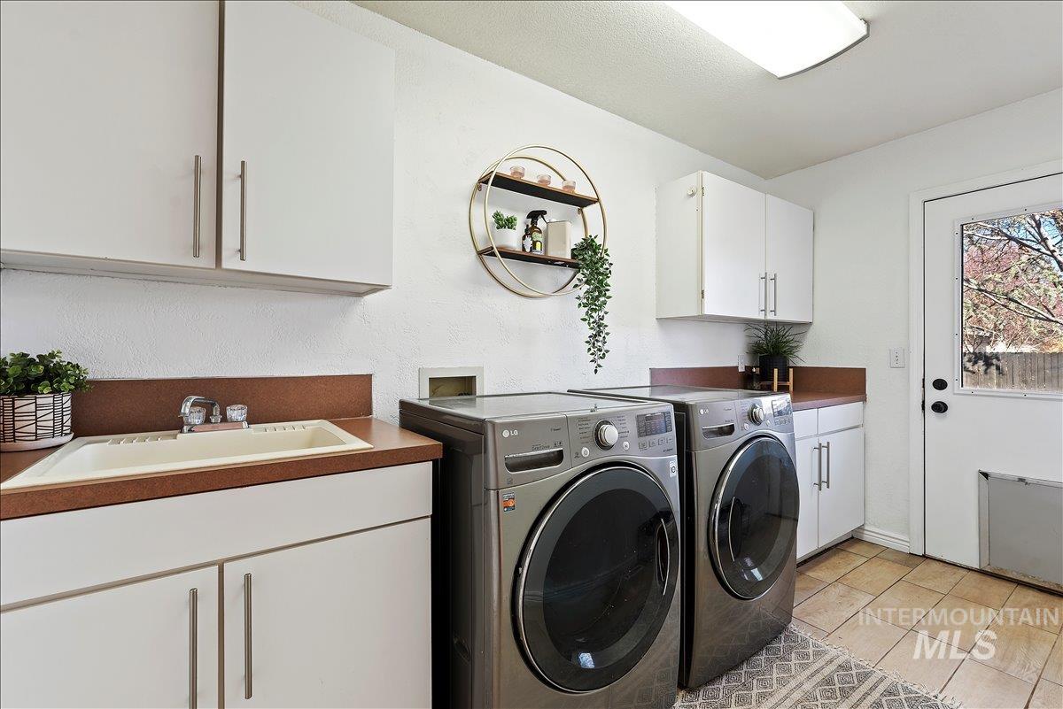 1120 W Clarinda Dr, Meridian, Idaho 83642-2074, 3 Bedrooms, 3 Bathrooms, Residential For Sale, Price $559,000,MLS 98978234