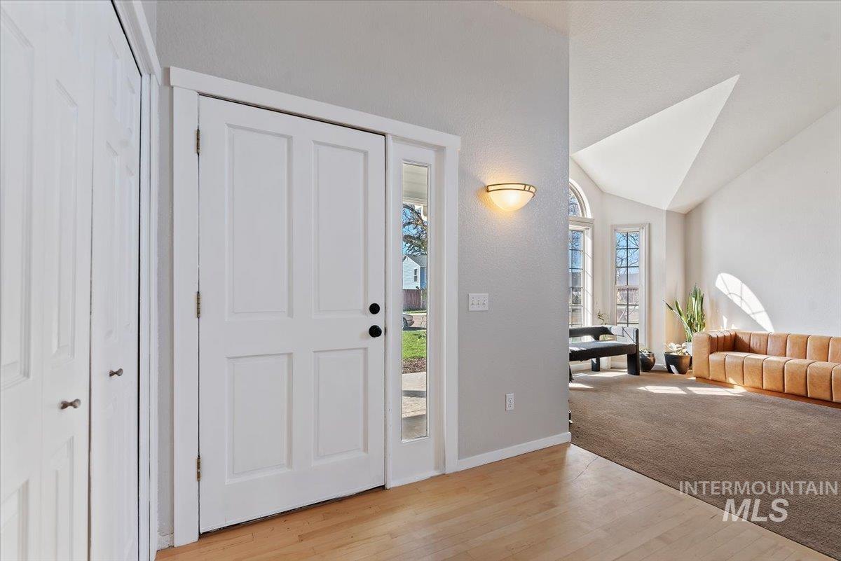 1120 W Clarinda Dr, Meridian, Idaho 83642-2074, 3 Bedrooms, 3 Bathrooms, Residential For Sale, Price $559,000,MLS 98978234