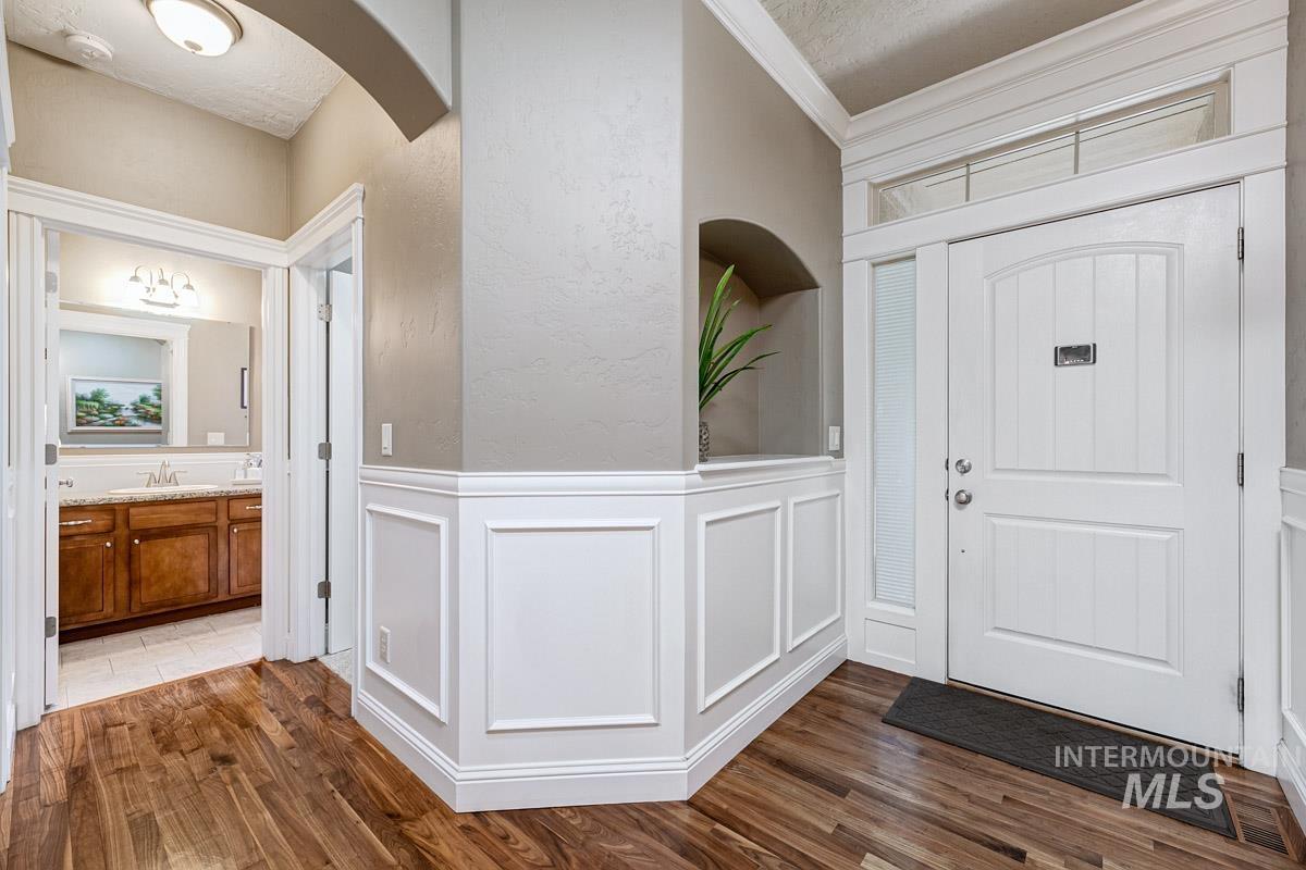 1928 E Mountain Man Dr, Meridian, Idaho 83646, 3 Bedrooms, 2 Bathrooms, Residential For Sale, Price $585,000, 98978235