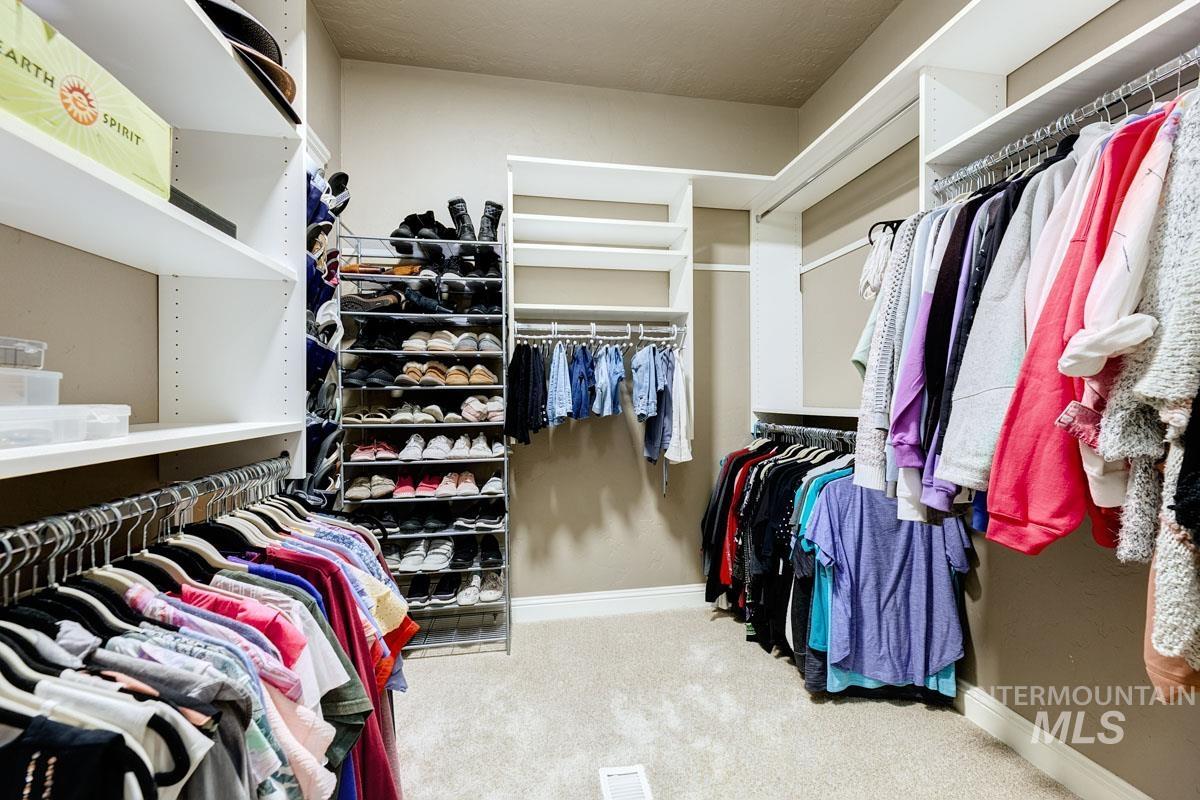 1928 E Mountain Man Dr, Meridian, Idaho 83646, 3 Bedrooms, 2 Bathrooms, Residential For Sale, Price $585,000,MLS 98978235