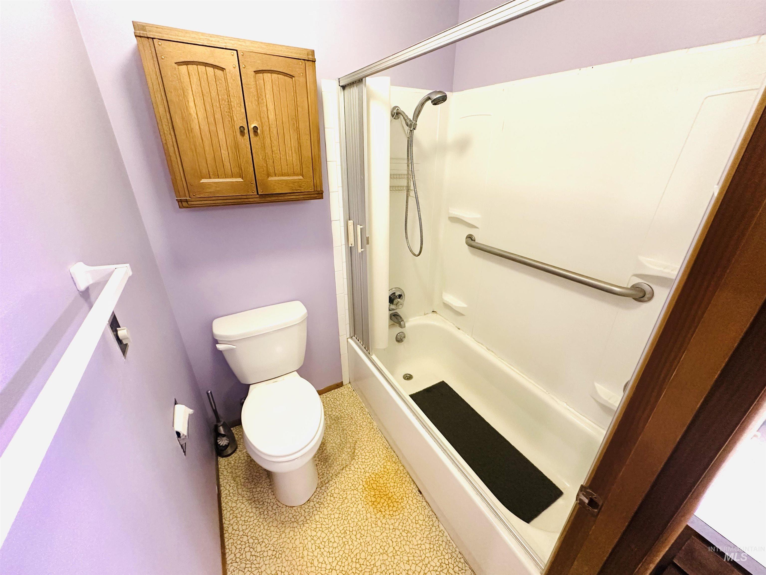 1111 W D ST, Vale, Oregon 97914, 3 Bedrooms, 2 Bathrooms, Residential For Sale, Price $280,000,MLS 98978236