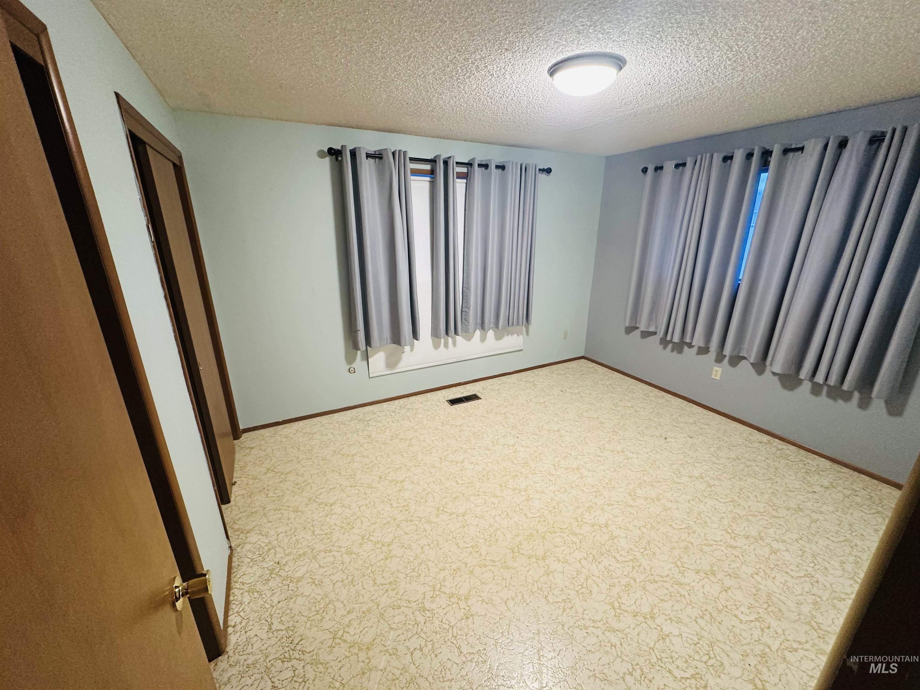 1111 W D ST, Vale, Oregon 97914, 3 Bedrooms, 2 Bathrooms, Residential For Sale, Price $280,000,MLS 98978236