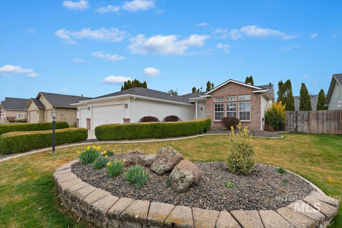 3711 W Angelica Dr, Meridian, Idaho 83646-9023, 3 Bedrooms, 2 Bathrooms, Residential For Sale, Price $499,900,MLS 98978237