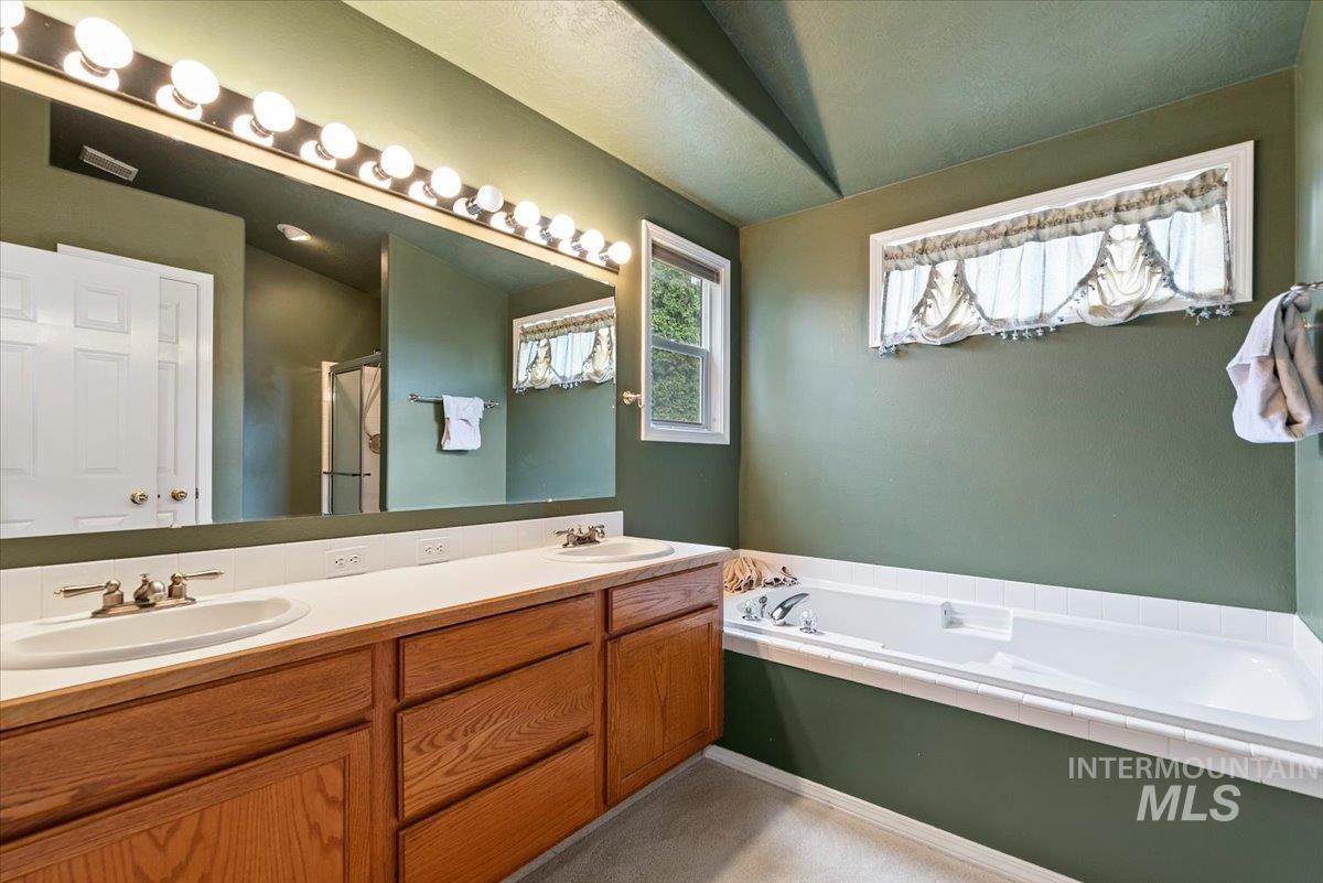 3711 W Angelica Dr, Meridian, Idaho 83646-9023, 3 Bedrooms, 2 Bathrooms, Residential For Sale, Price $499,900,MLS 98978237