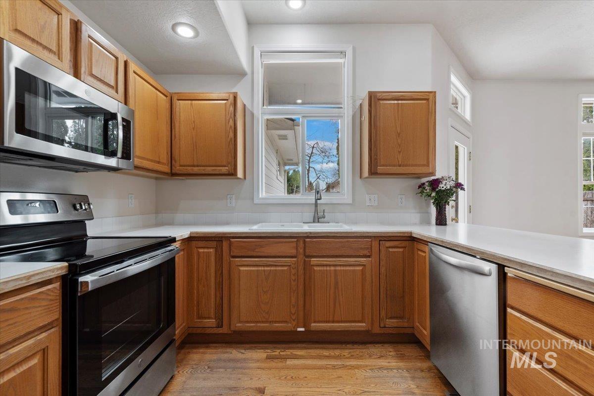 3711 W Angelica Dr, Meridian, Idaho 83646-9023, 3 Bedrooms, 2 Bathrooms, Residential For Sale, Price $499,900,MLS 98978237