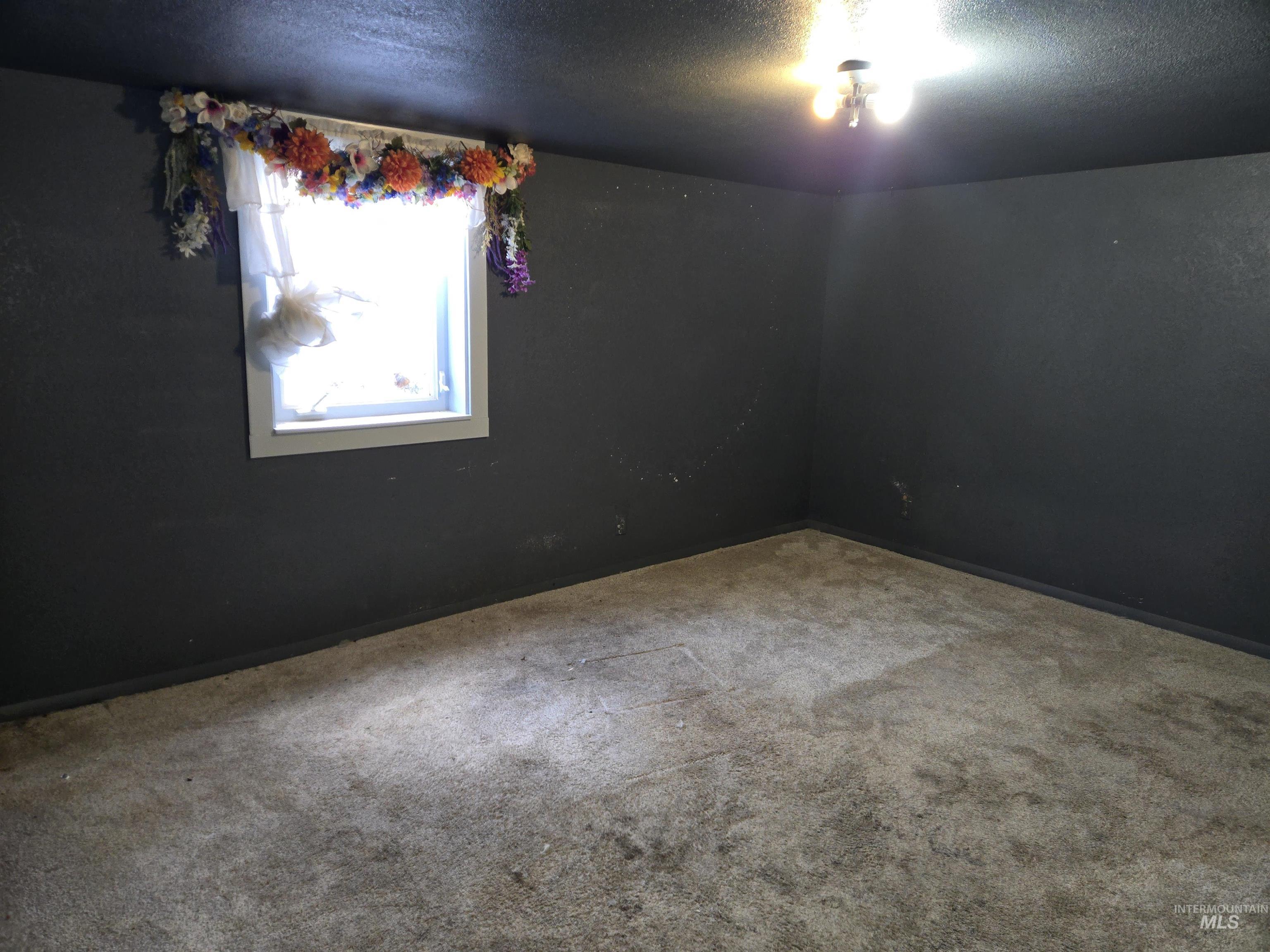 905 Main Street South, Kimberly, Idaho 83341, 3 Bedrooms, 2 Bathrooms, Residential For Sale, Price $241,000,MLS 98978238