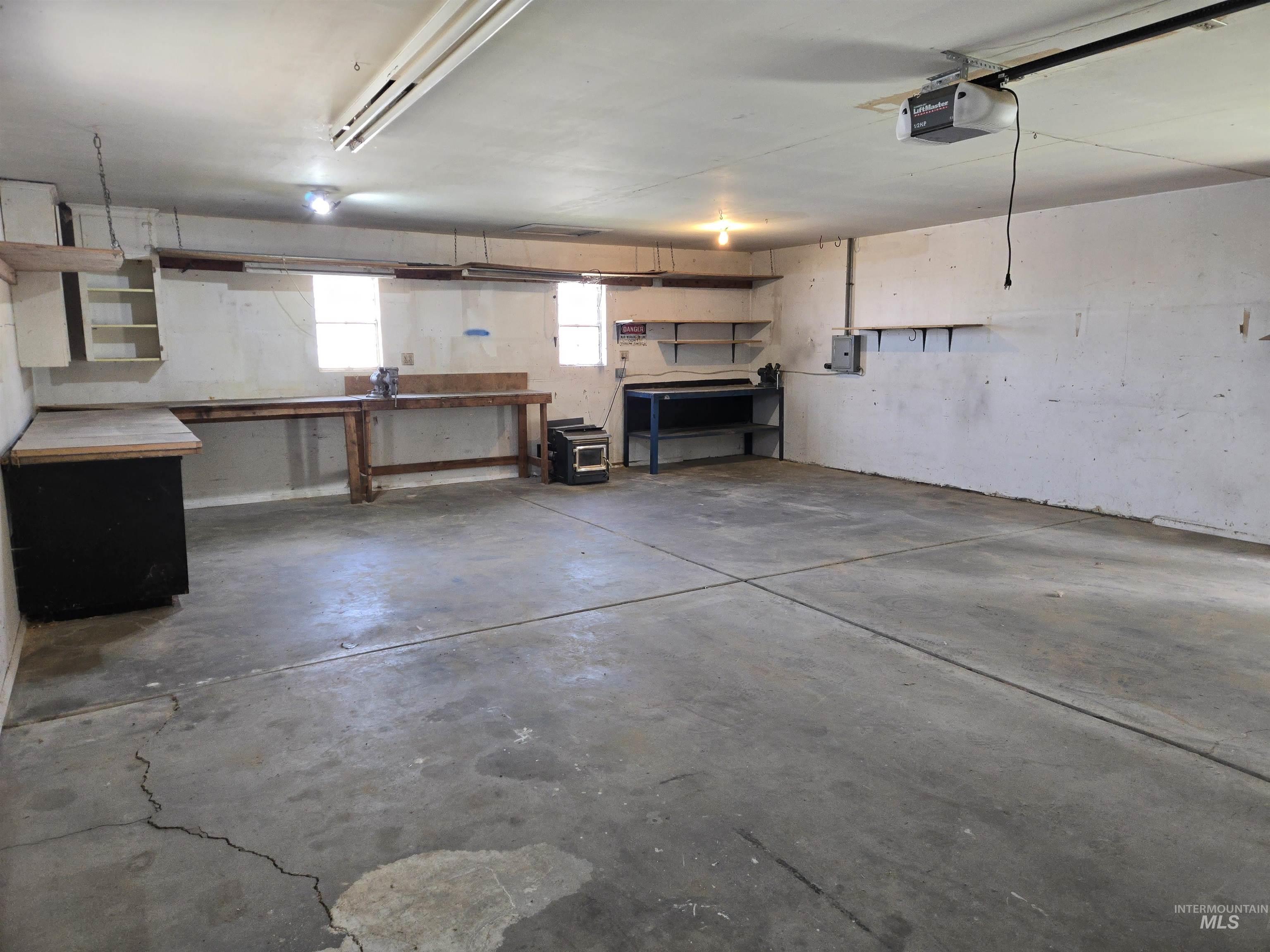 905 Main Street South, Kimberly, Idaho 83341, 3 Bedrooms, 2 Bathrooms, Residential For Sale, Price $241,000,MLS 98978238