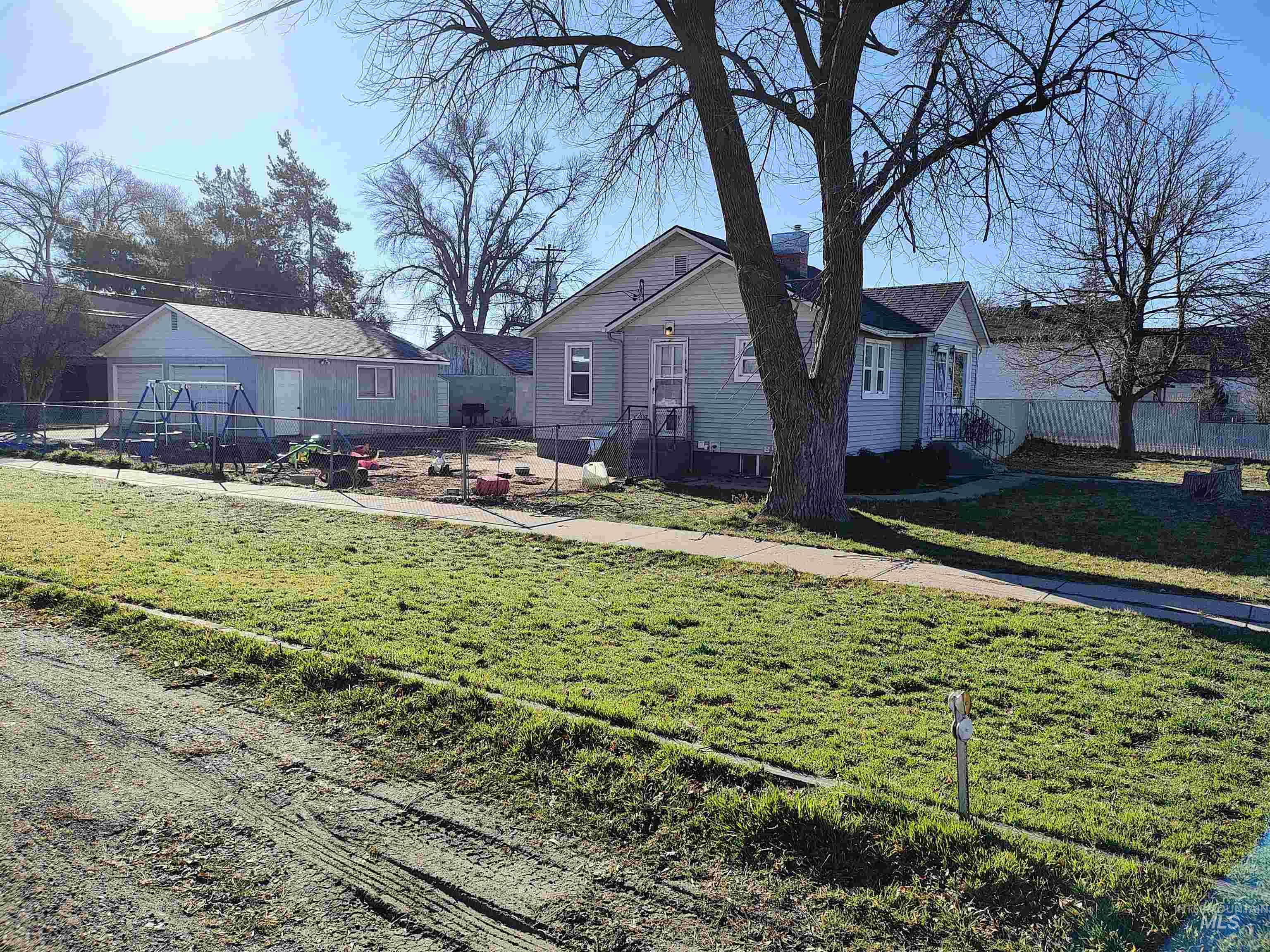 506 California st, Gooding, Idaho 83330, 4 Bedrooms, 2 Bathrooms, Residential For Sale, Price $270,000,MLS 98978239