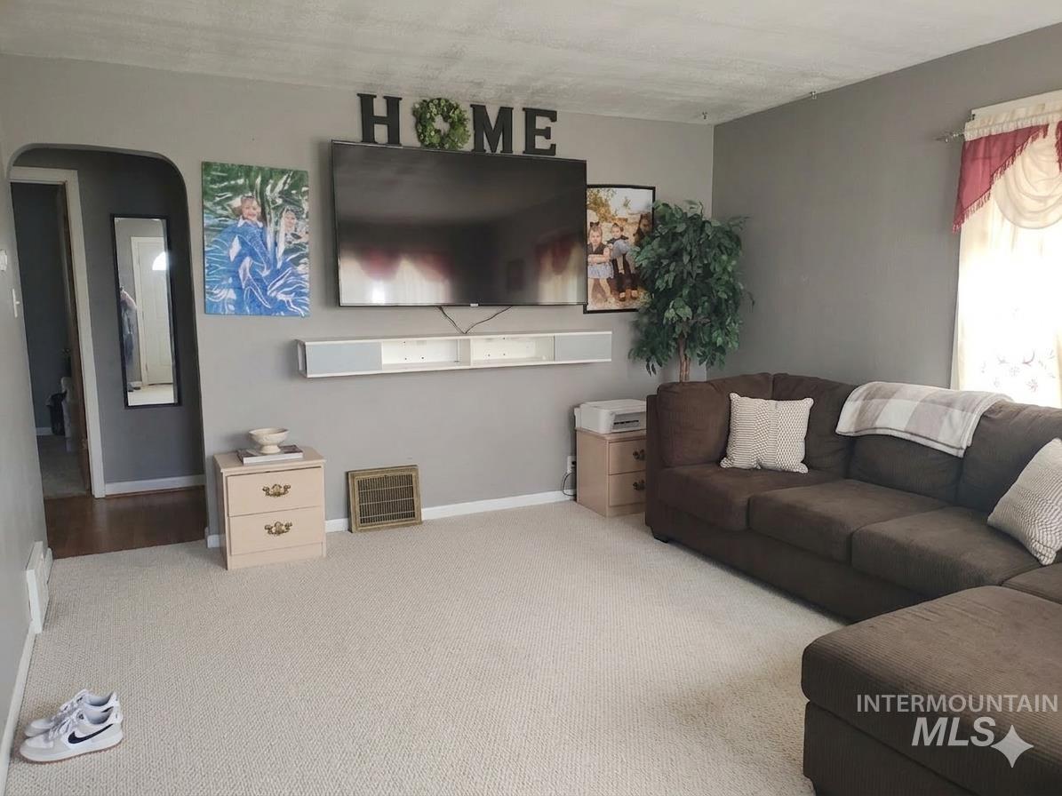 506 California st, Gooding, Idaho 83330, 4 Bedrooms, 2 Bathrooms, Residential For Sale, Price $270,000,MLS 98978239