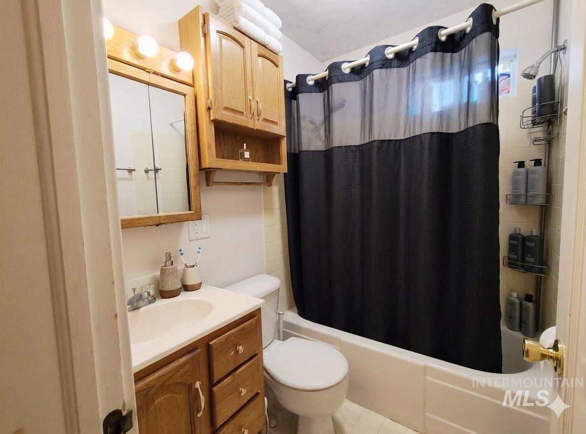 506 California st, Gooding, Idaho 83330, 4 Bedrooms, 2 Bathrooms, Residential For Sale, Price $270,000,MLS 98978239