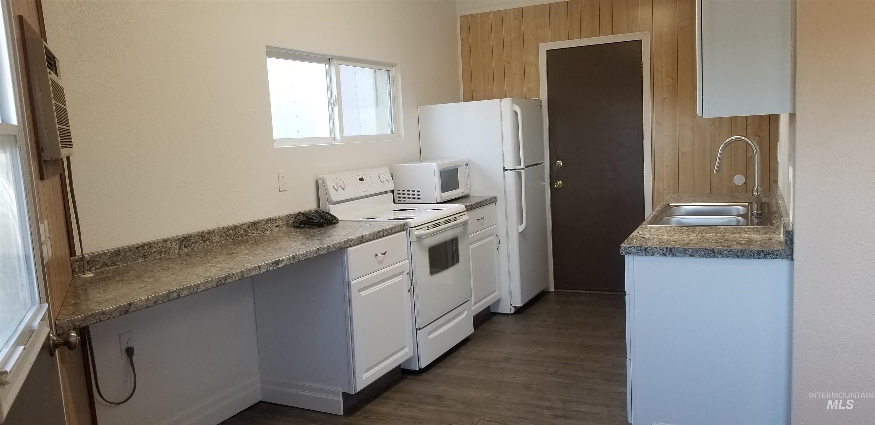 5505 N Hwy 95, Potlatch, Idaho 83855, 2 Bedrooms, 1 Bathroom, Residential Income For Sale, Price $859,000,MLS 98978241