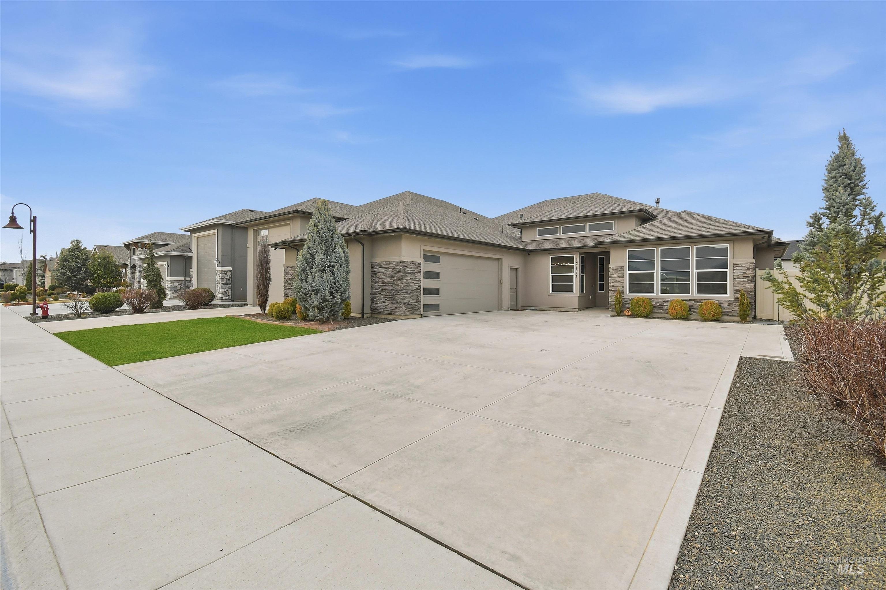 12174 W Lacerta Street, Star, Idaho 83669, 4 Bedrooms, 3.5 Bathrooms, Residential For Sale, Price $999,999,MLS 98978242