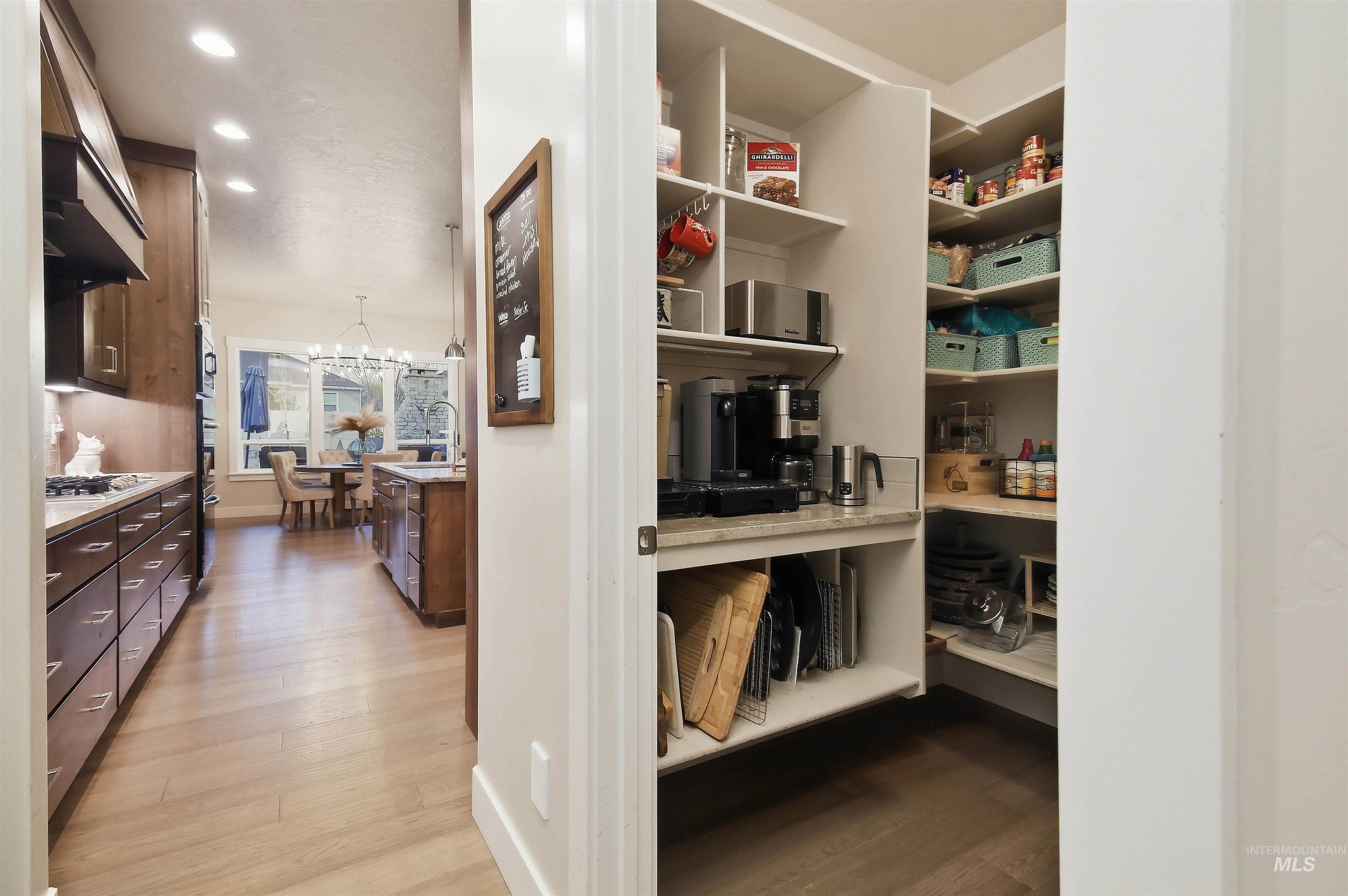 12174 W Lacerta Street, Star, Idaho 83669, 4 Bedrooms, 3.5 Bathrooms, Residential For Sale, Price $999,999,MLS 98978242