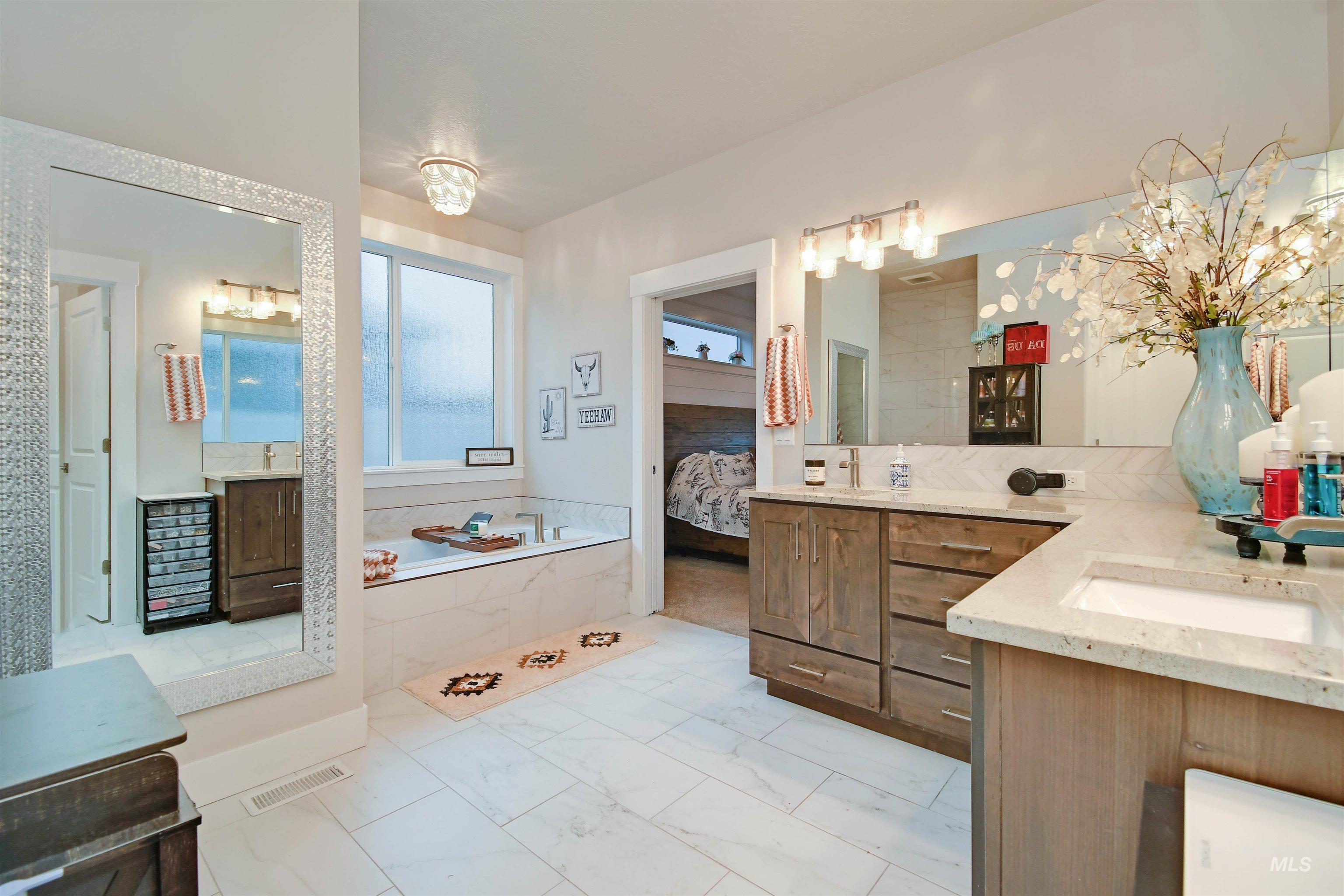 12174 W Lacerta Street, Star, Idaho 83669, 4 Bedrooms, 3.5 Bathrooms, Residential For Sale, Price $999,999, 98978242