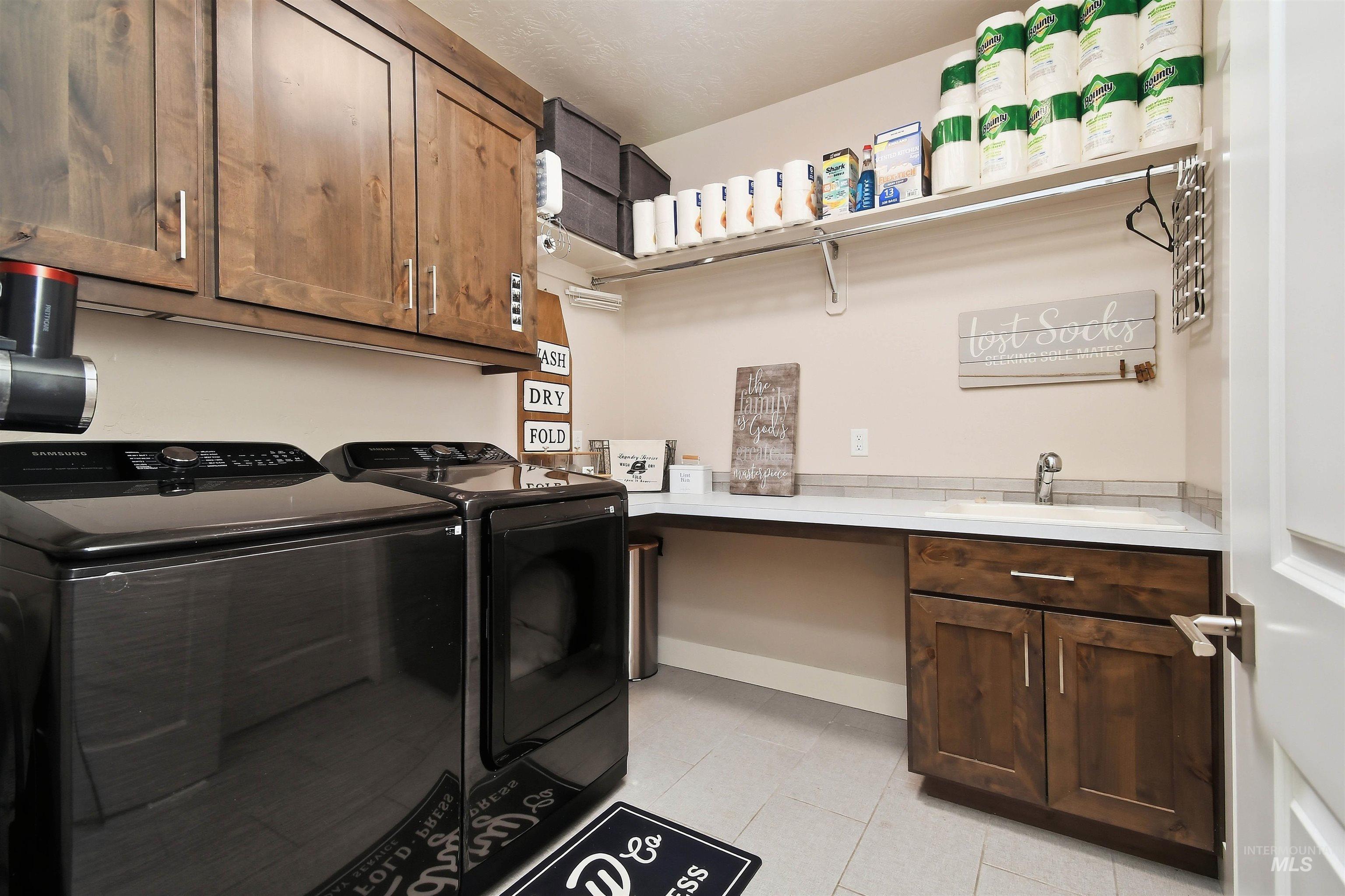 12174 W Lacerta Street, Star, Idaho 83669, 4 Bedrooms, 3.5 Bathrooms, Residential For Sale, Price $999,999,MLS 98978242