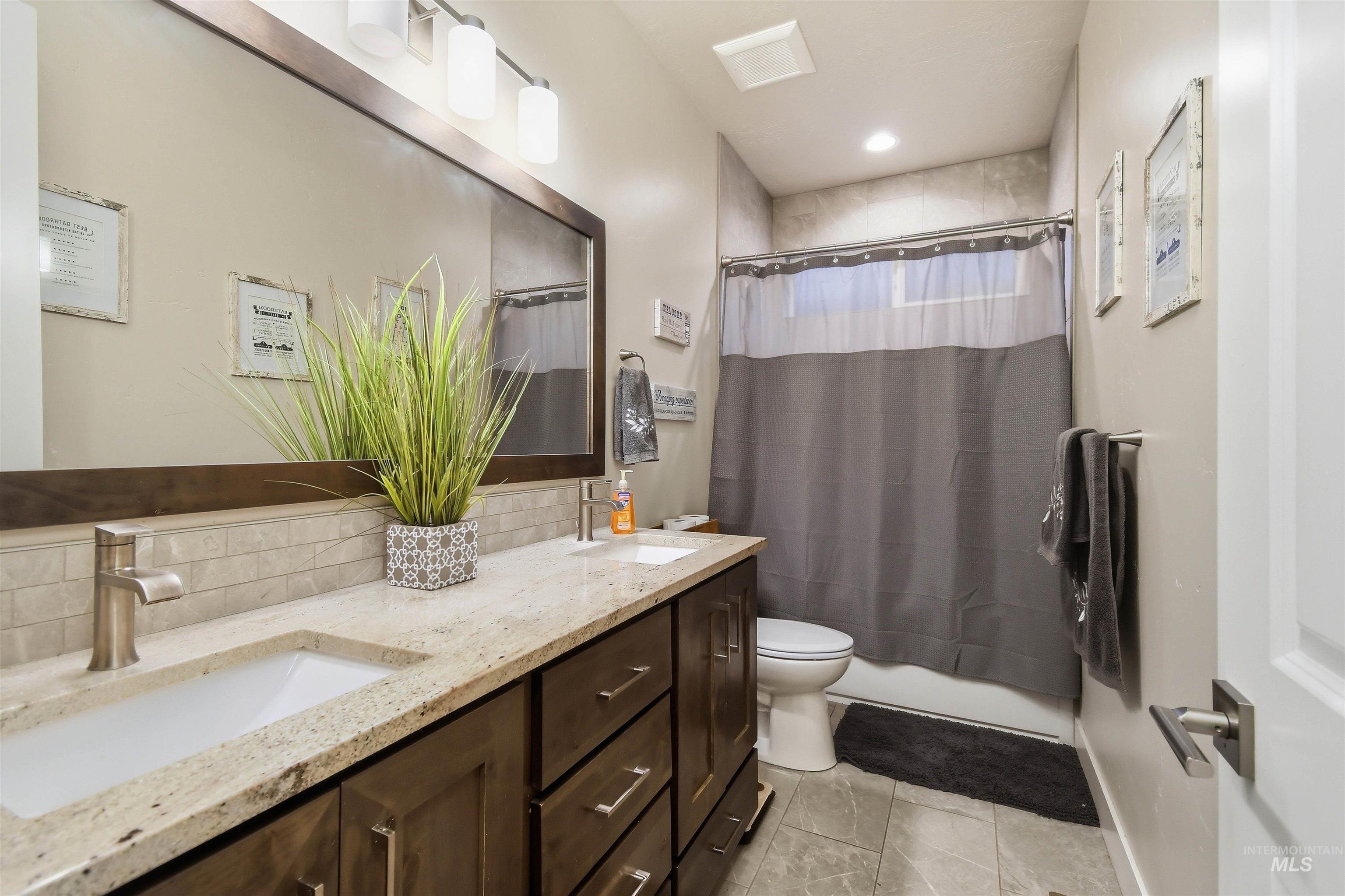 12174 W Lacerta Street, Star, Idaho 83669, 4 Bedrooms, 3.5 Bathrooms, Residential For Sale, Price $999,999,MLS 98978242