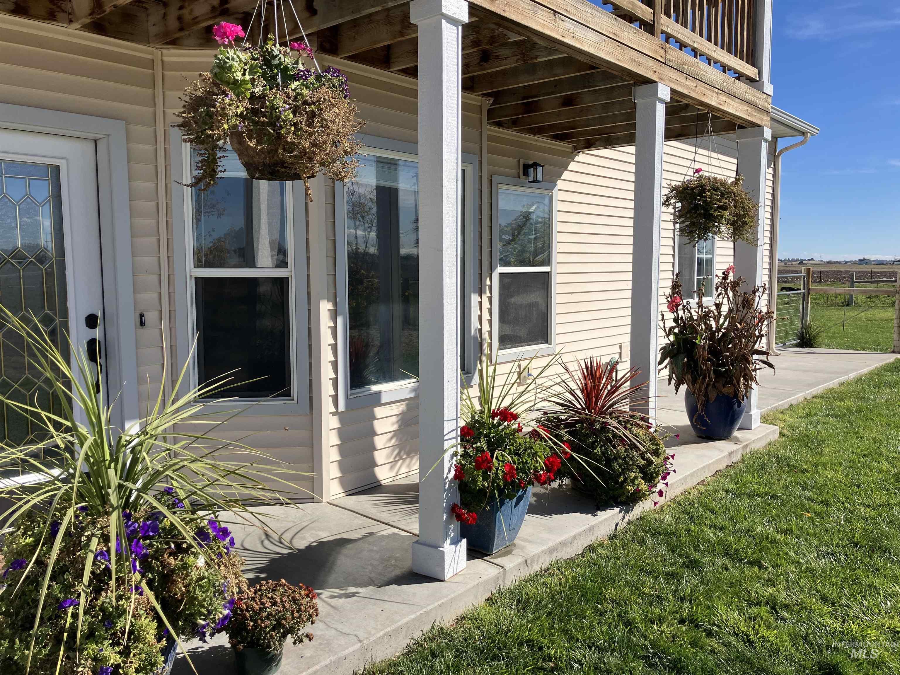 17530 Beet Rd., Caldwell, Idaho 83607, 4 Bedrooms, 2 Bathrooms, Residential For Sale, Price $734,900,MLS 98978243