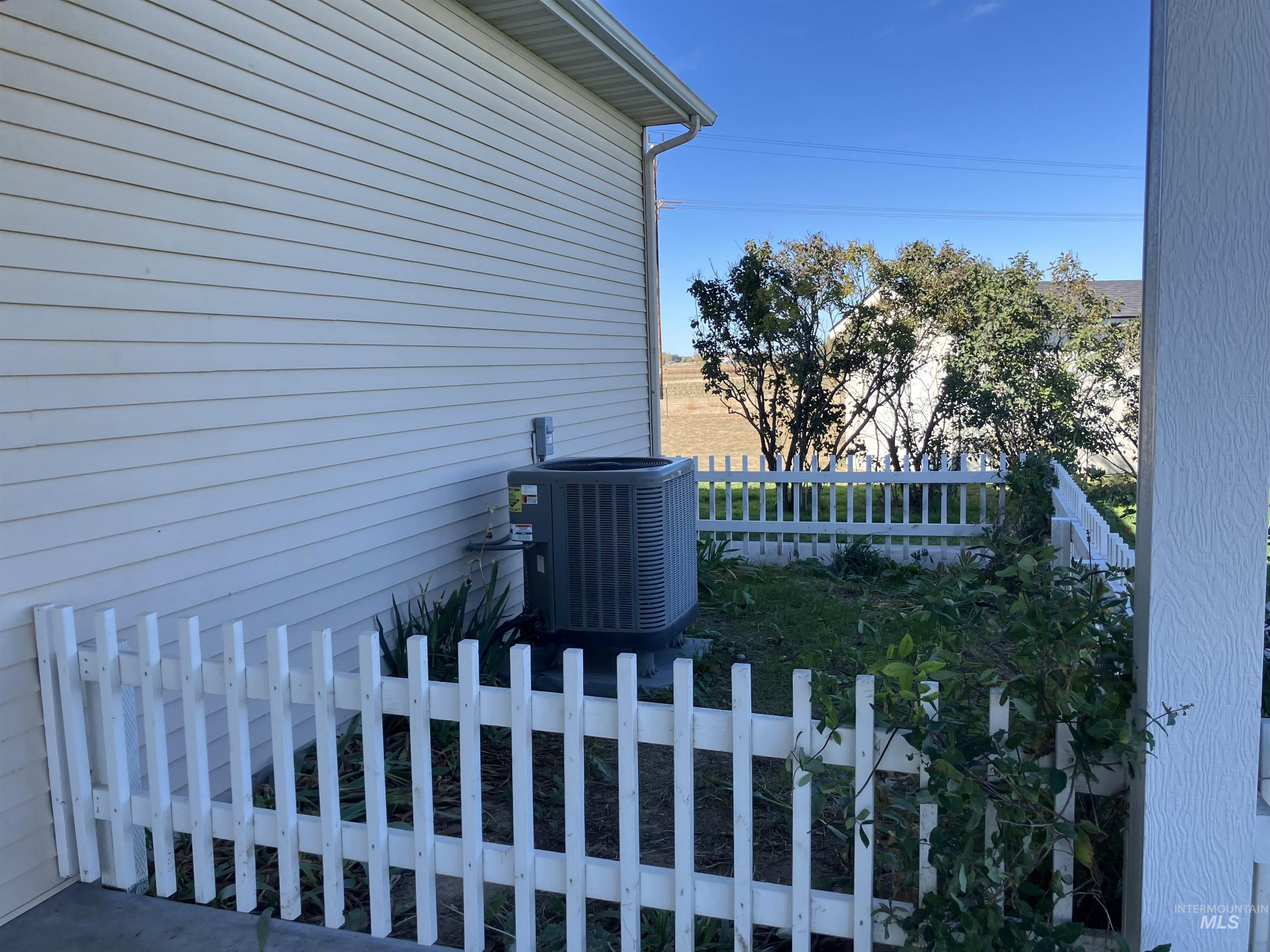 17530 Beet Rd., Caldwell, Idaho 83607, 4 Bedrooms, 2 Bathrooms, Residential For Sale, Price $734,900,MLS 98978243