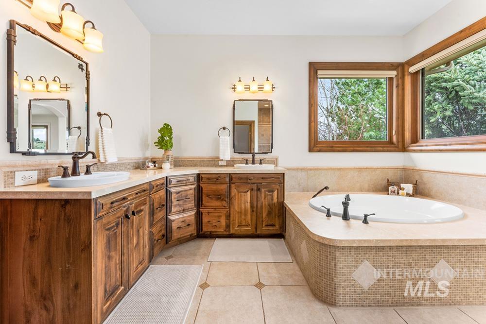 547 E Orion Ct, Boise, Idaho 83702, 5 Bedrooms, 4.5 Bathrooms, Residential For Sale, Price $3,100,000, 98978247