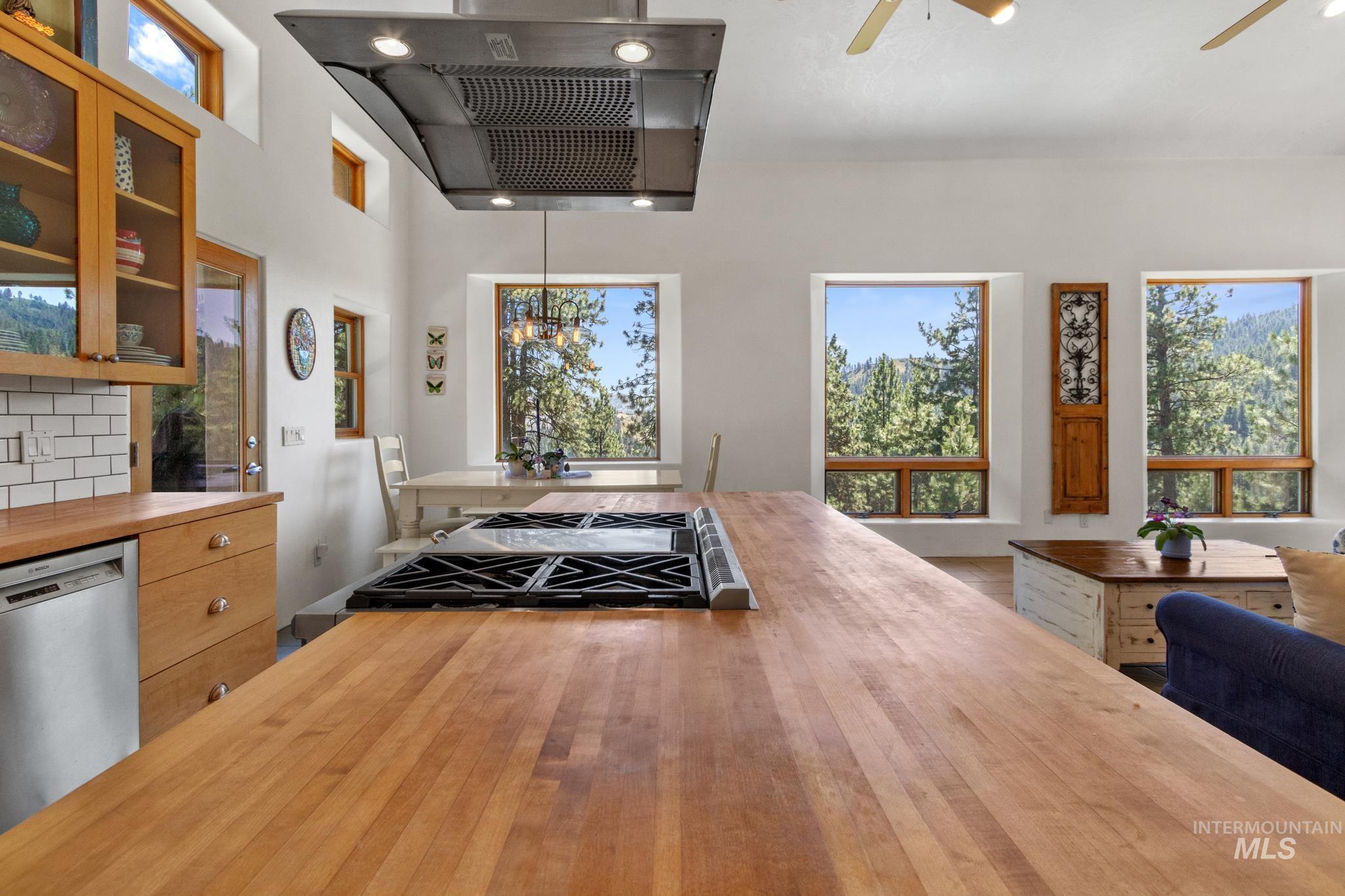 222 Rush Creek Road, Boise, Idaho 83716, 3 Bedrooms, 2.5 Bathrooms, Residential For Sale, Price $799,000,MLS 98978248