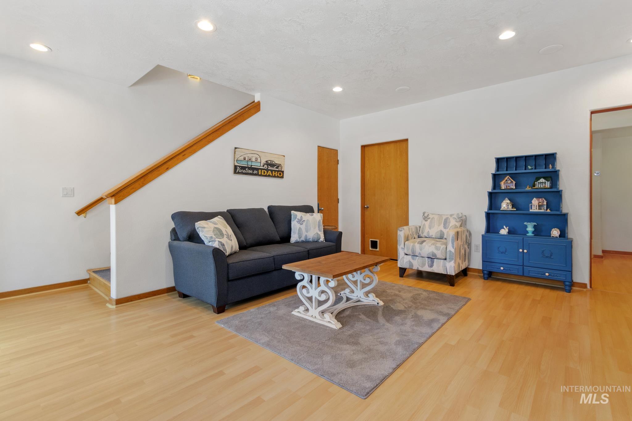 222 Rush Creek Road, Boise, Idaho 83716, 3 Bedrooms, 2.5 Bathrooms, Residential For Sale, Price $799,000,MLS 98978248