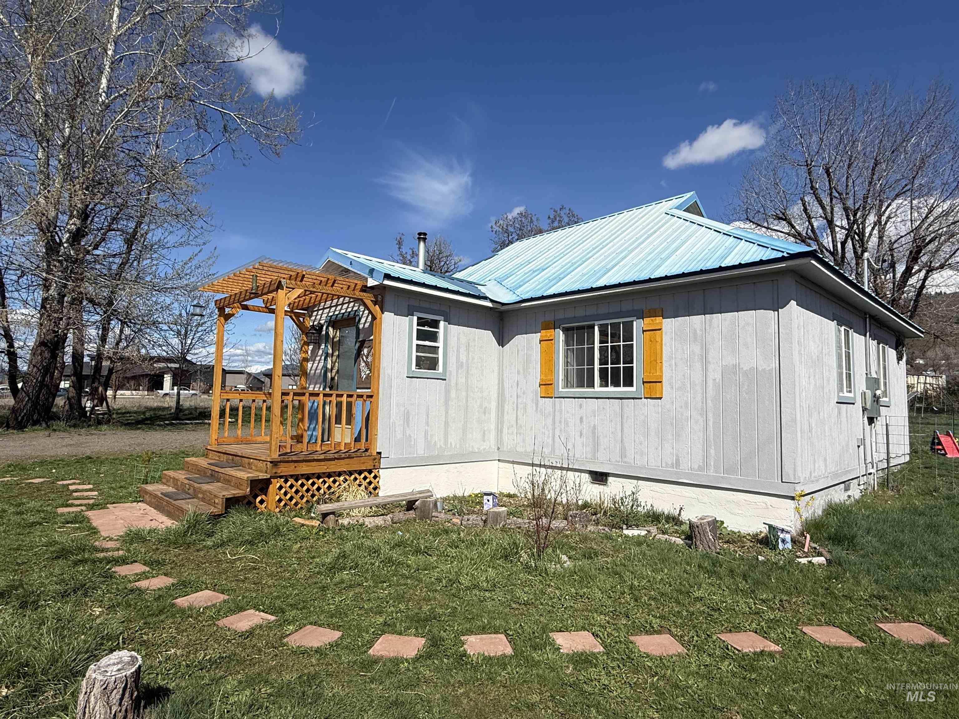 203 N Berkley St., Council, Idaho 83612, 2 Bedrooms, 1 Bathroom, Residential For Sale, Price $290,000, 98978249