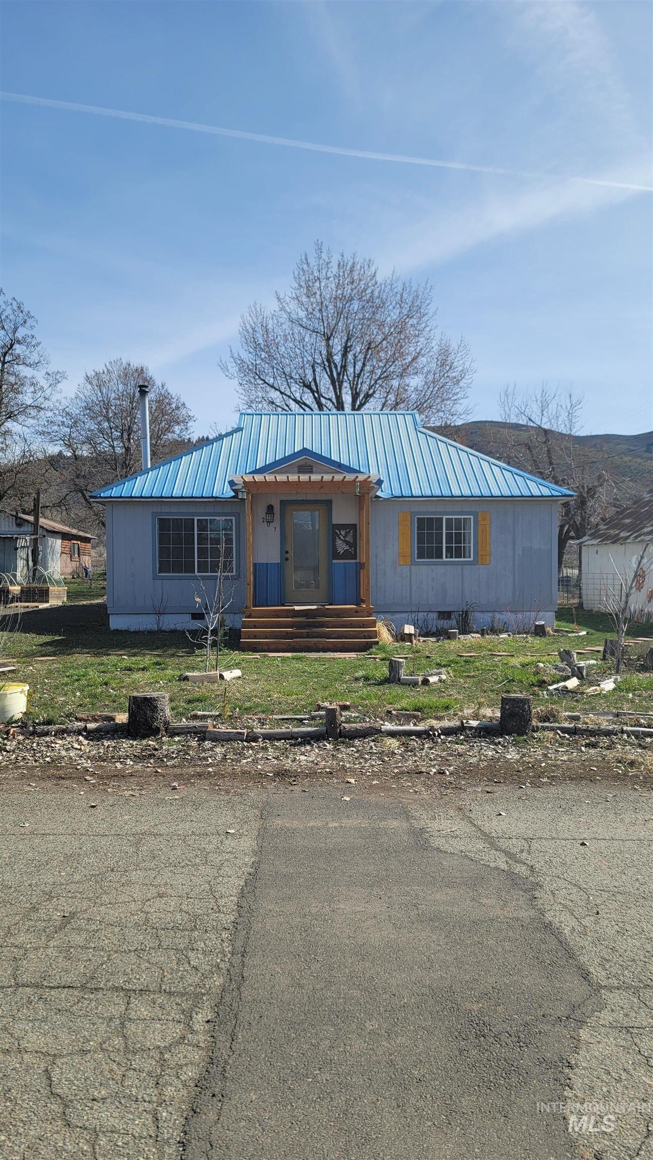 203 N Berkley St., Council, Idaho 83612, 2 Bedrooms, 1 Bathroom, Residential For Sale, Price $290,000,MLS 98978249