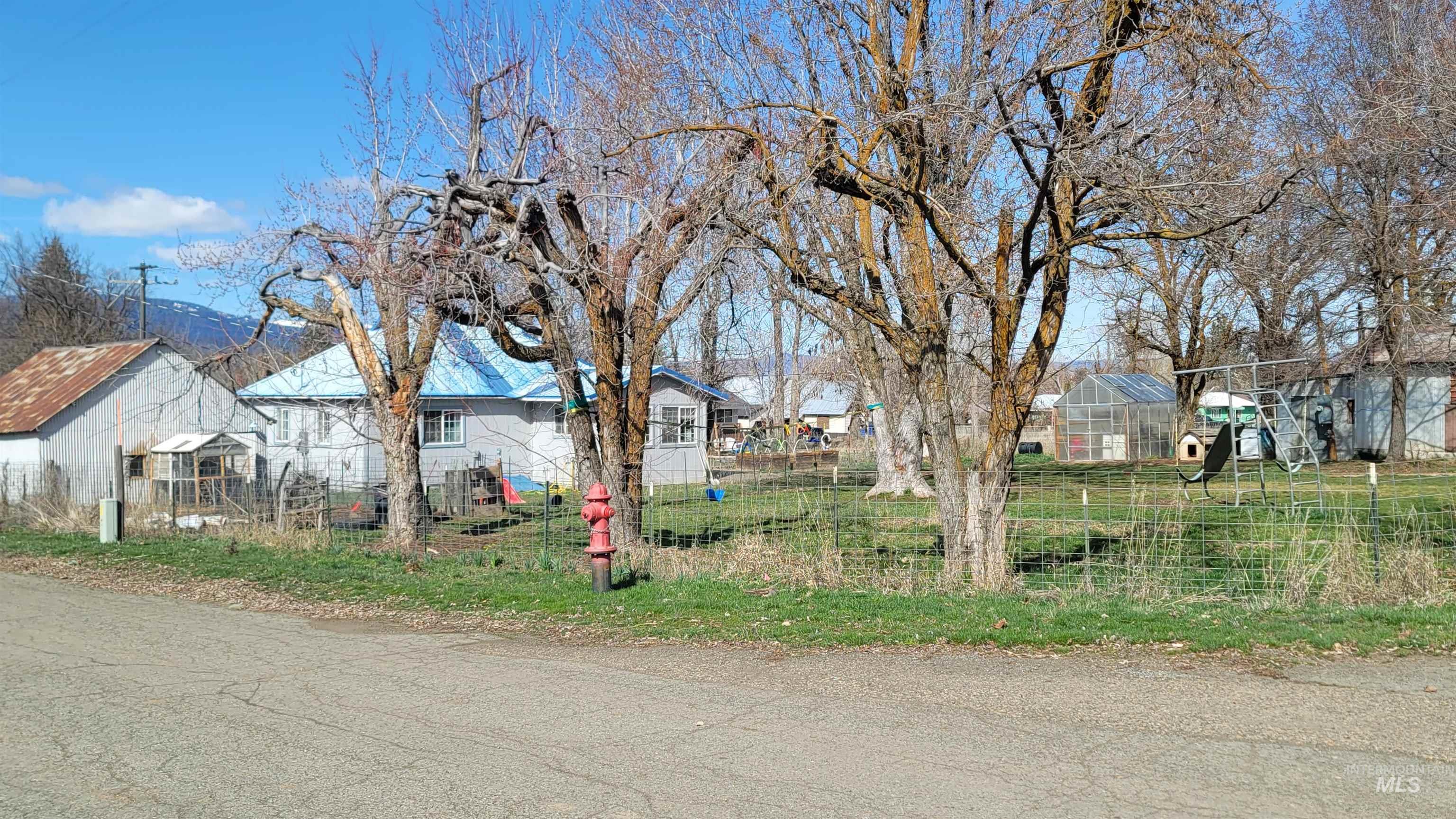 203 N Berkley St., Council, Idaho 83612, 2 Bedrooms, 1 Bathroom, Residential For Sale, Price $290,000,MLS 98978249